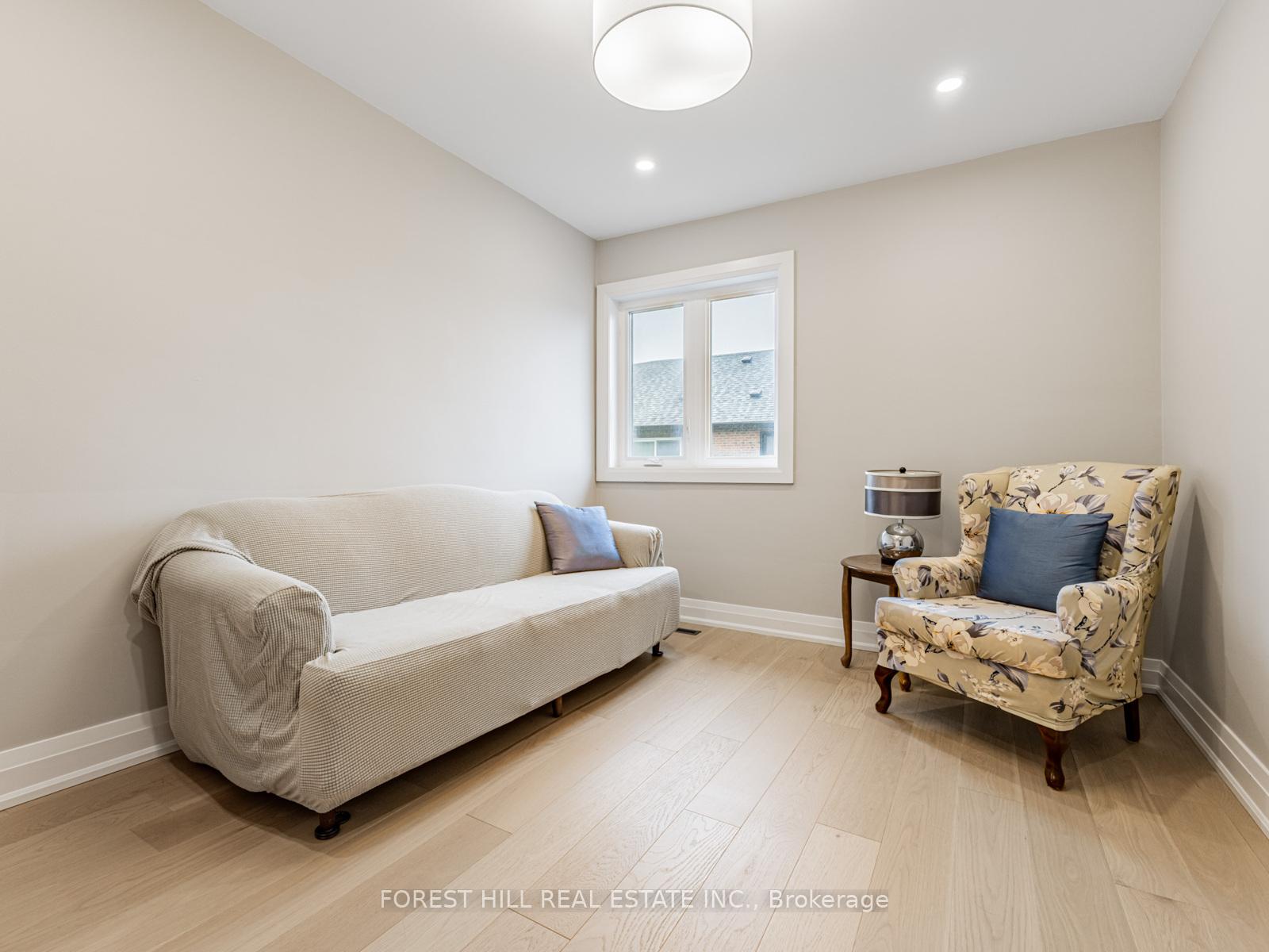 4 Bedrooms Condo at 51 Broadfield, Toronto For sale