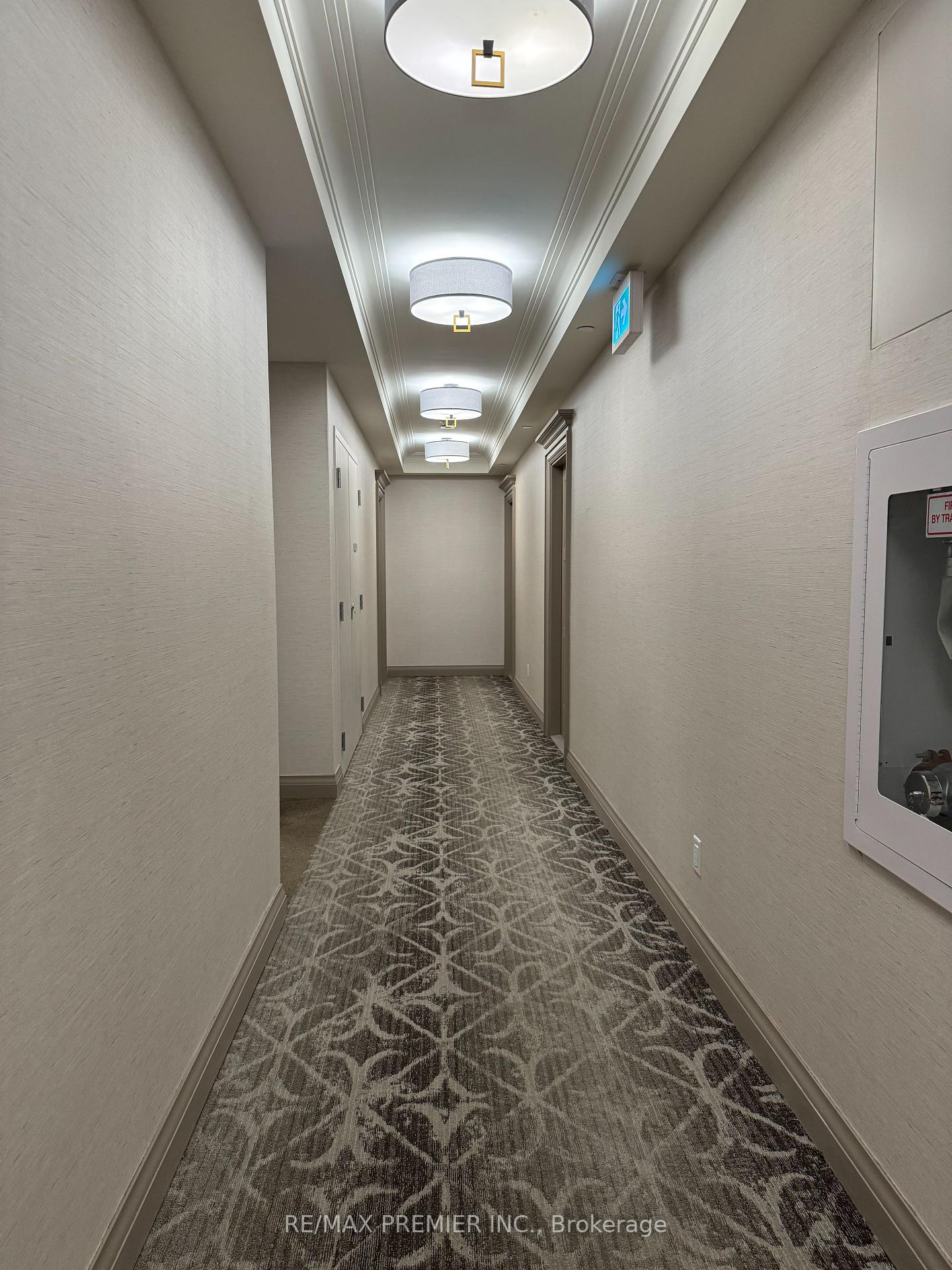 2 Bedrooms Condo at 36 Elm,  Mississauga For sale