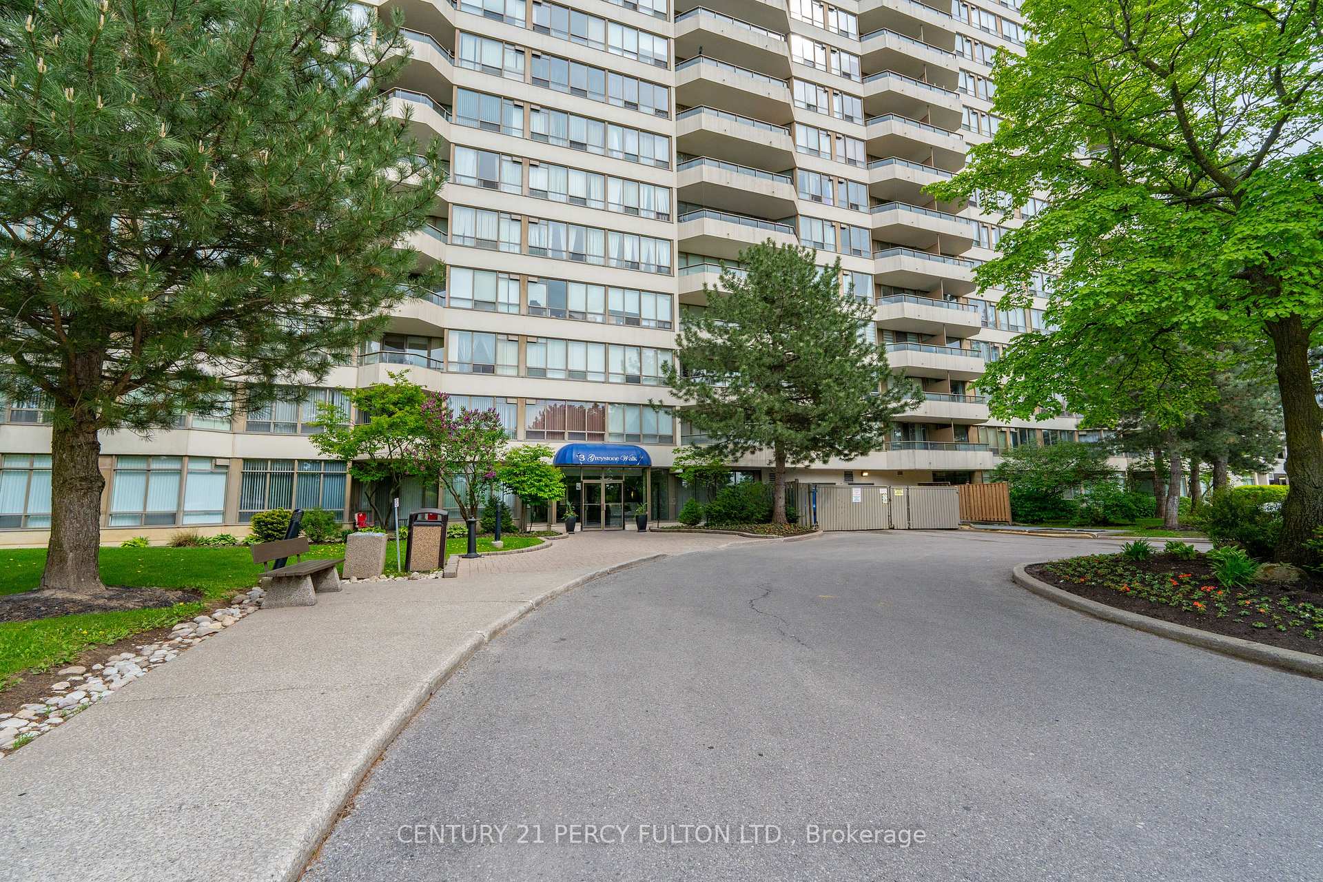 2 Bedrooms Condo at 3 Greystone Walk, Toronto For sale