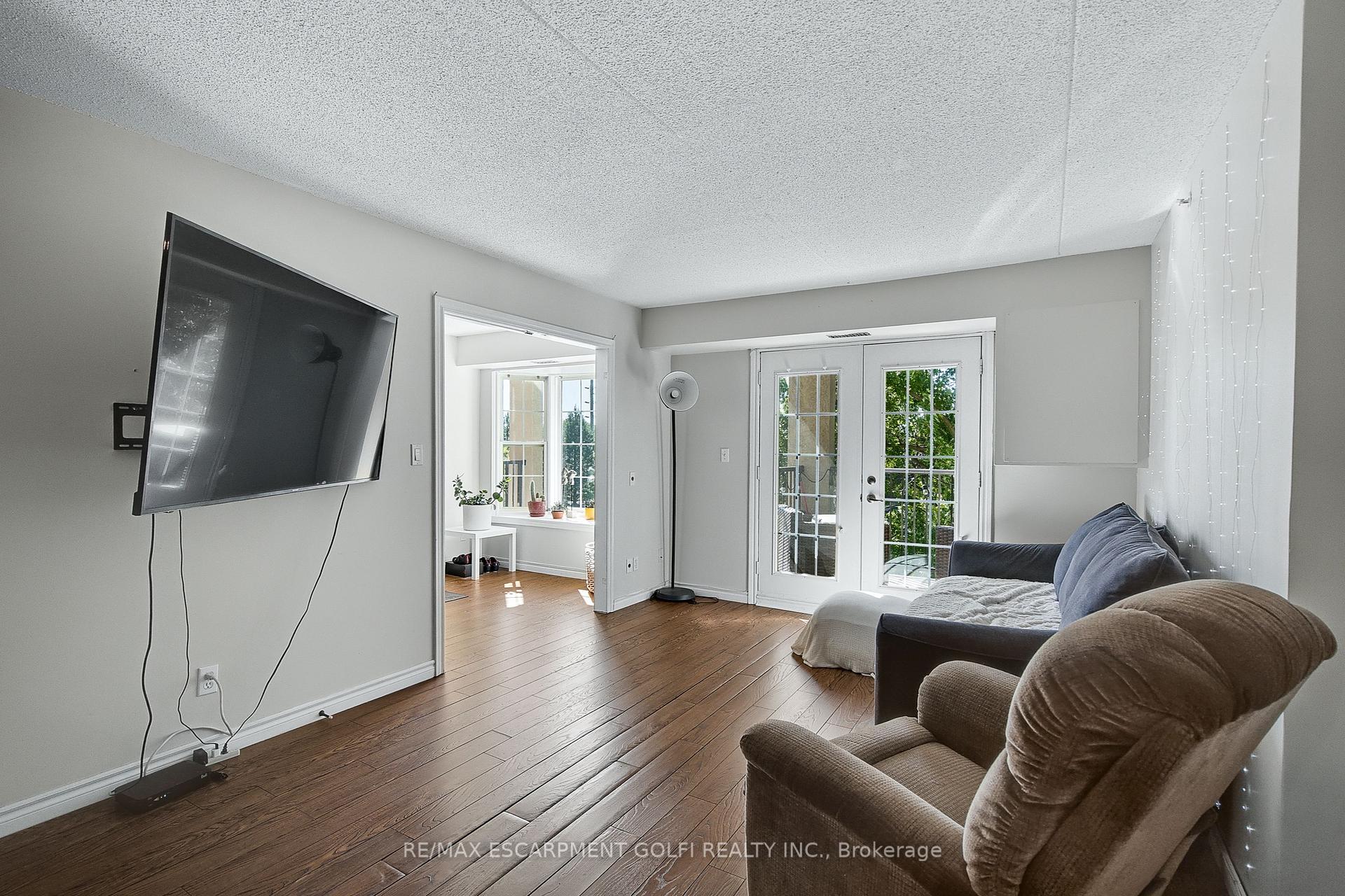 1 Bedroom Condo at 1451 Walker’s, Burlington For sale