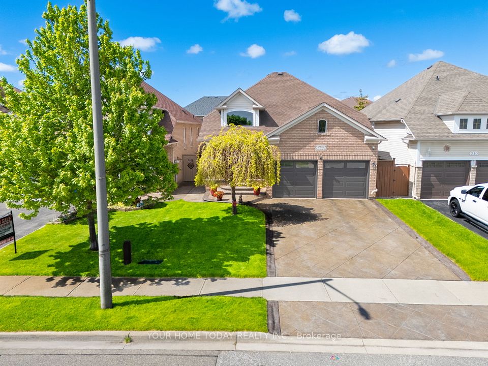 208 Van Scott Drive, Brampton, ON L7A 1V9