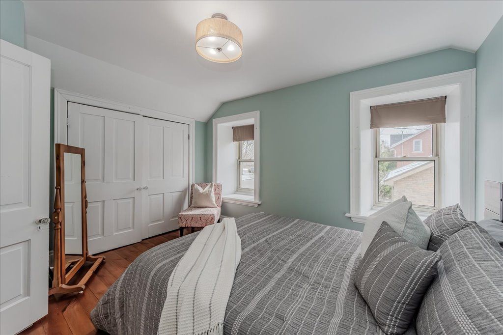 245 Hill Street W