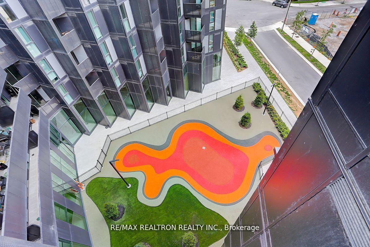 2 Bedrooms Condo at 30 Tretti,  Toronto For sale