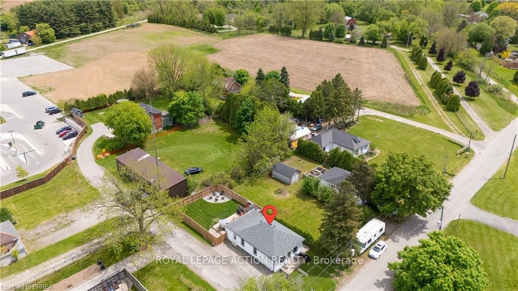 9 Curtis Avenue S