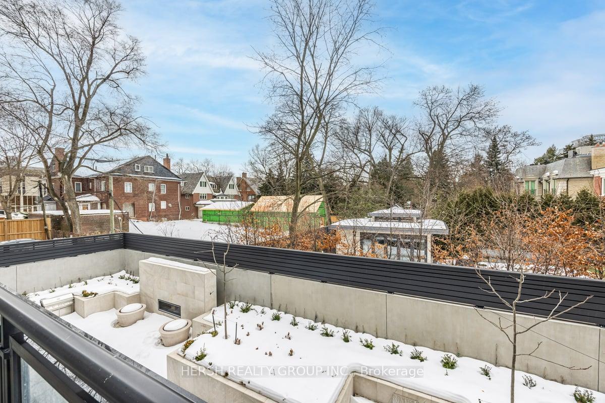 2 Bedrooms Condo at 2 Forest Hill,  Toronto For sale