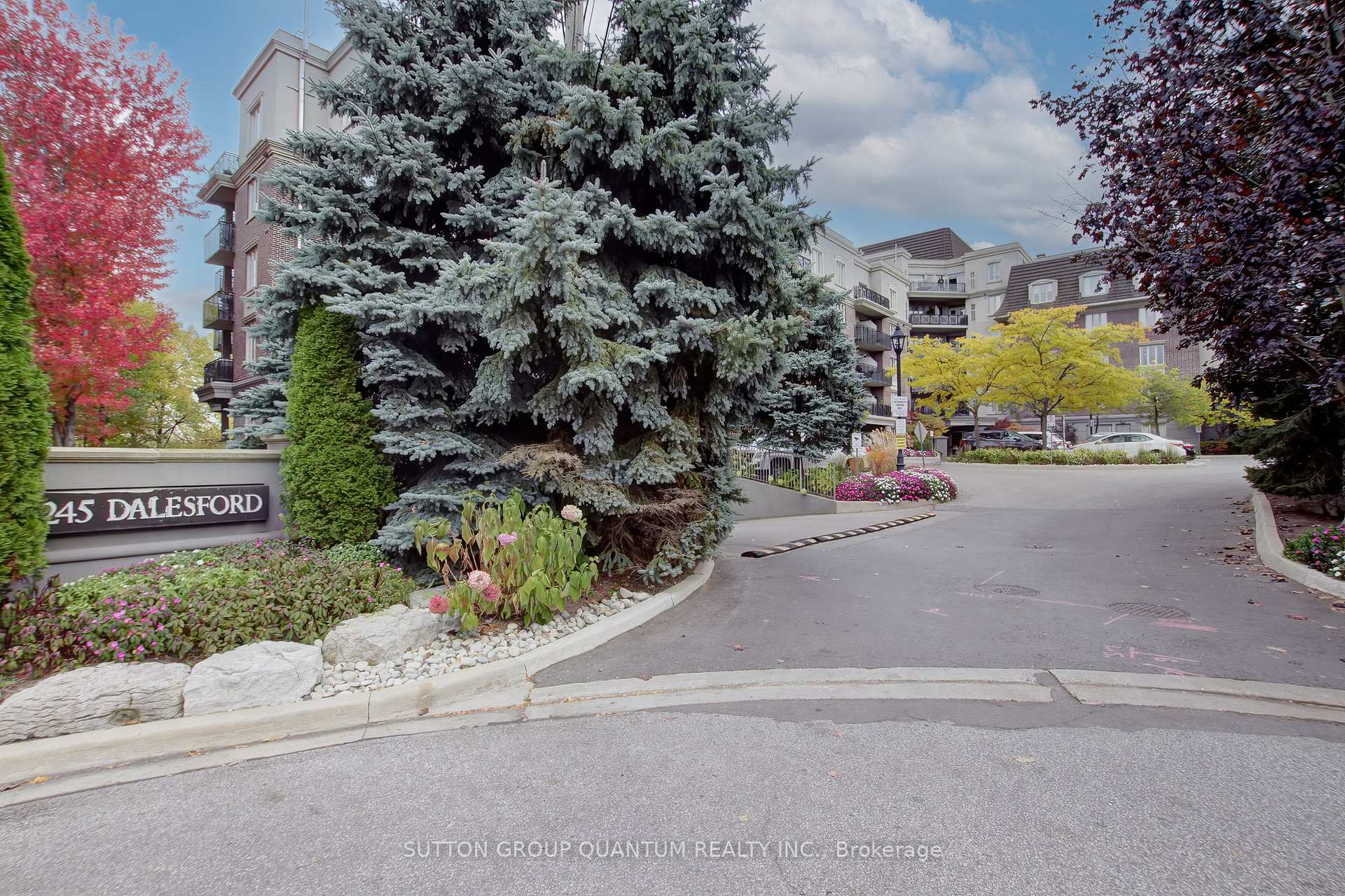 2 Bedrooms Condo at 245 Dalesford, Toronto For sale
