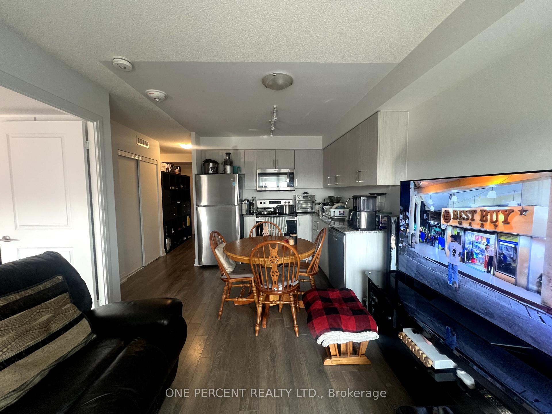 2 Bedrooms Condo at 20 Meadowglen, Toronto For sale