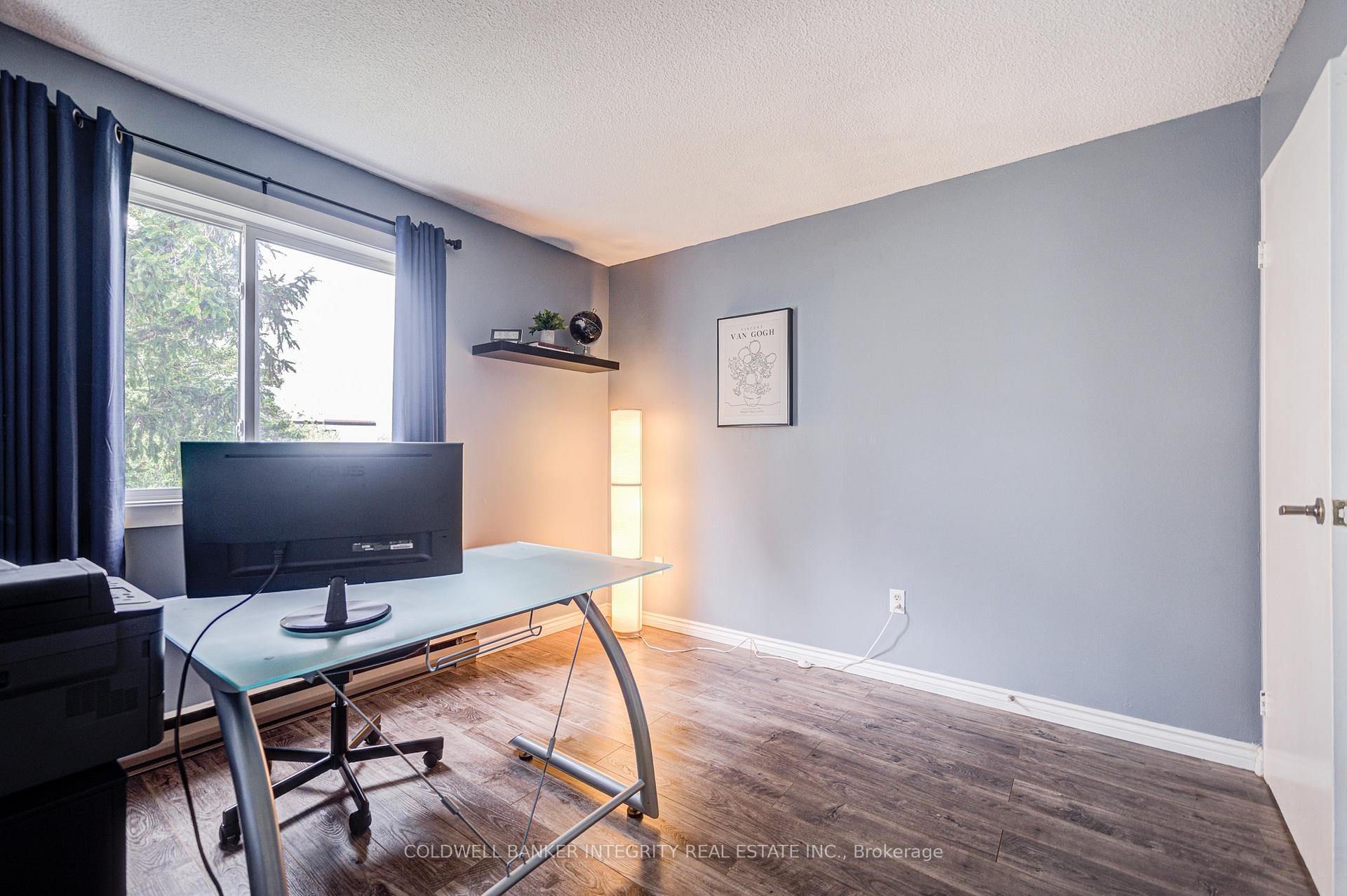 3 Bedrooms Condo at 1036 Falgarwood, Oakville For sale