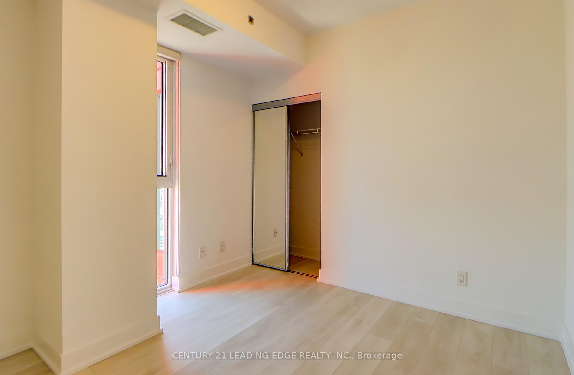 3 Bedrooms Condo at 318 Richmond,  Toronto For sale