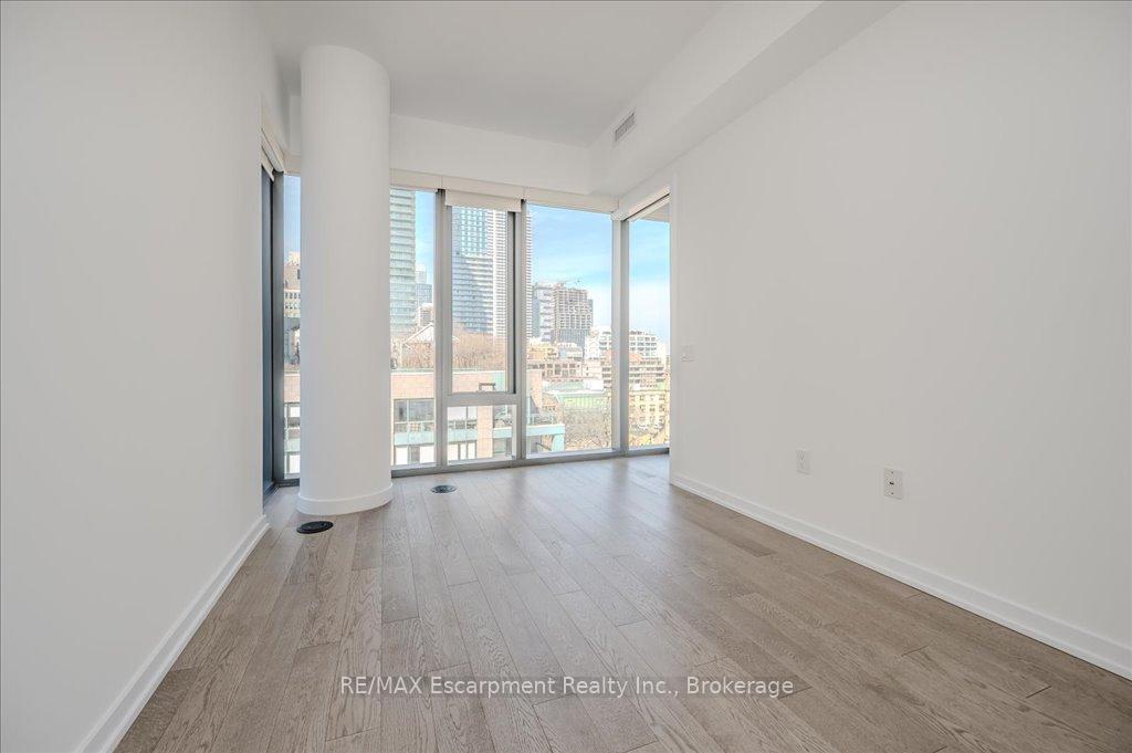 2 Bedrooms Condo at 60 Colborne, Toronto For sale