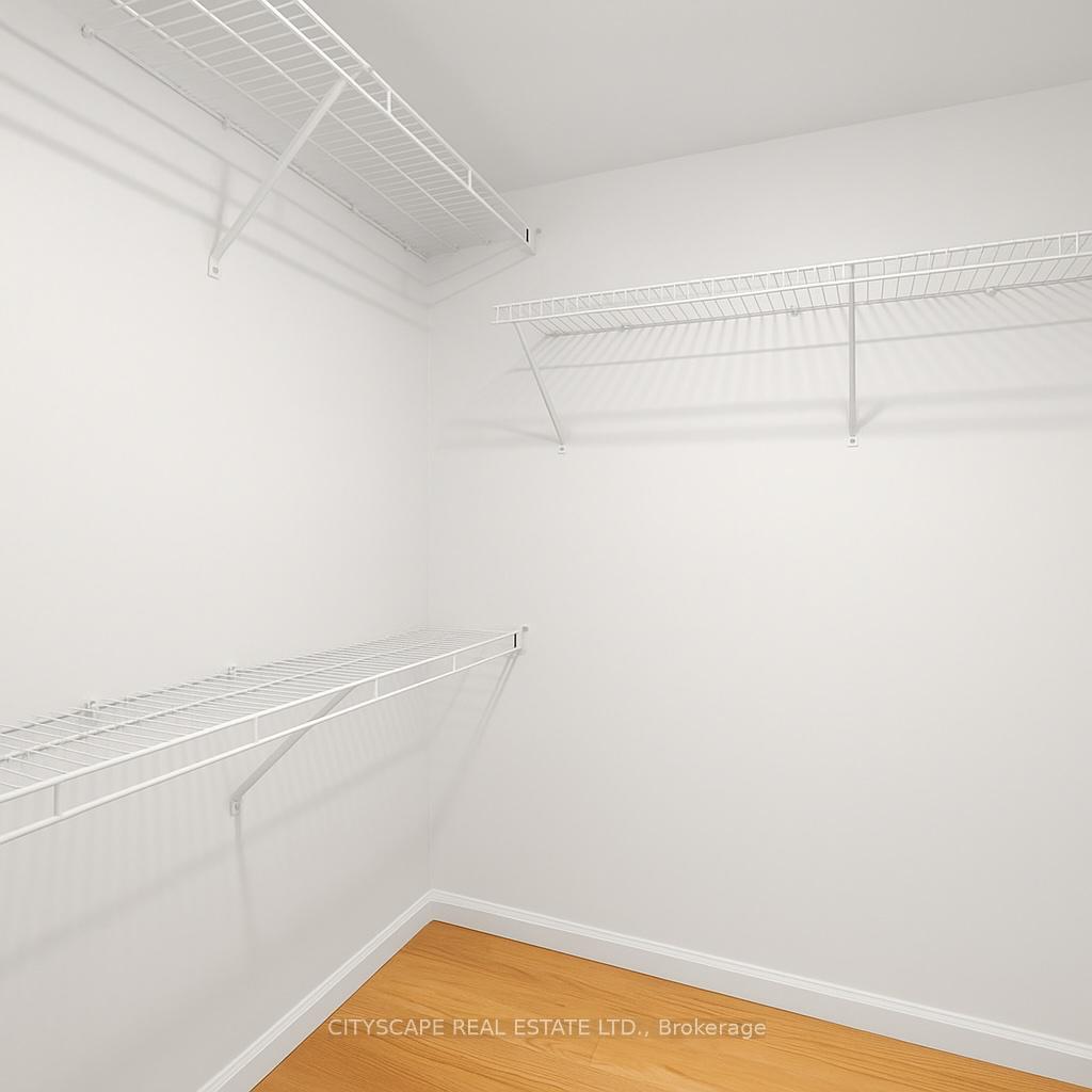 2 Bedrooms Condo at 5 Emerald, Vaughan For sale