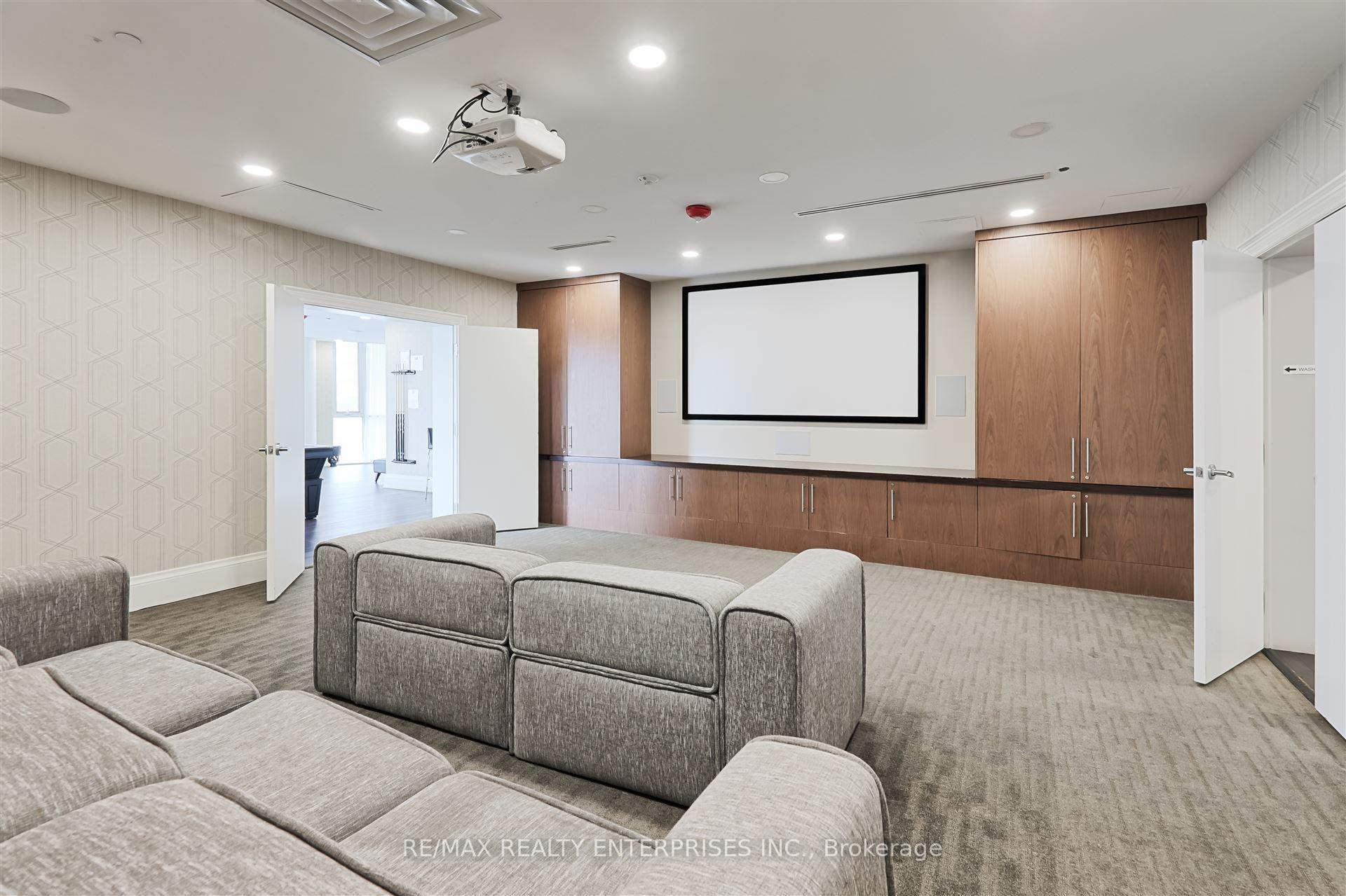 2 Bedrooms Condo at 20 Bruyeres, Toronto For sale