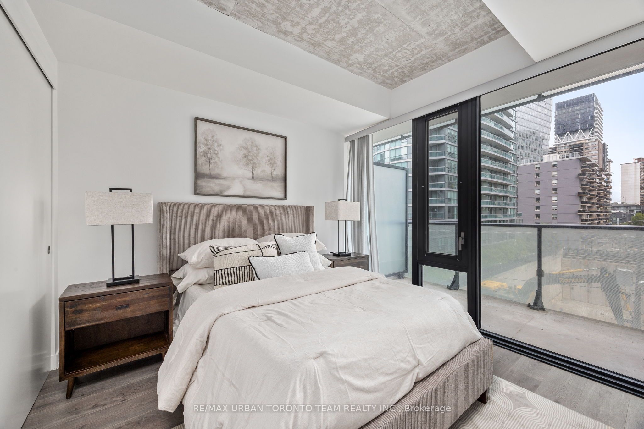 161 Roehampton Avenue, #304