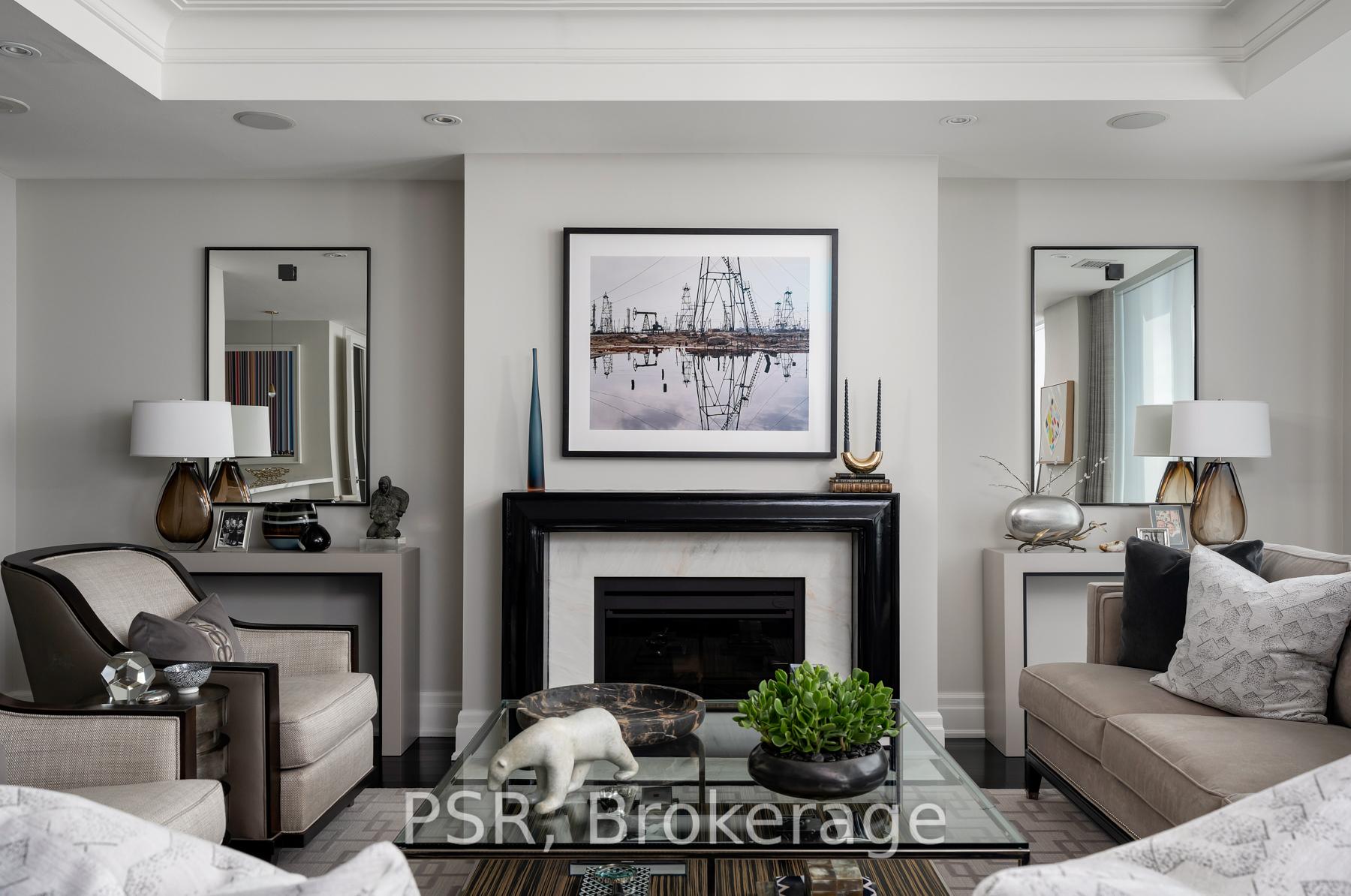 2 Bedrooms Condo at 155 St Clair, Toronto For sale