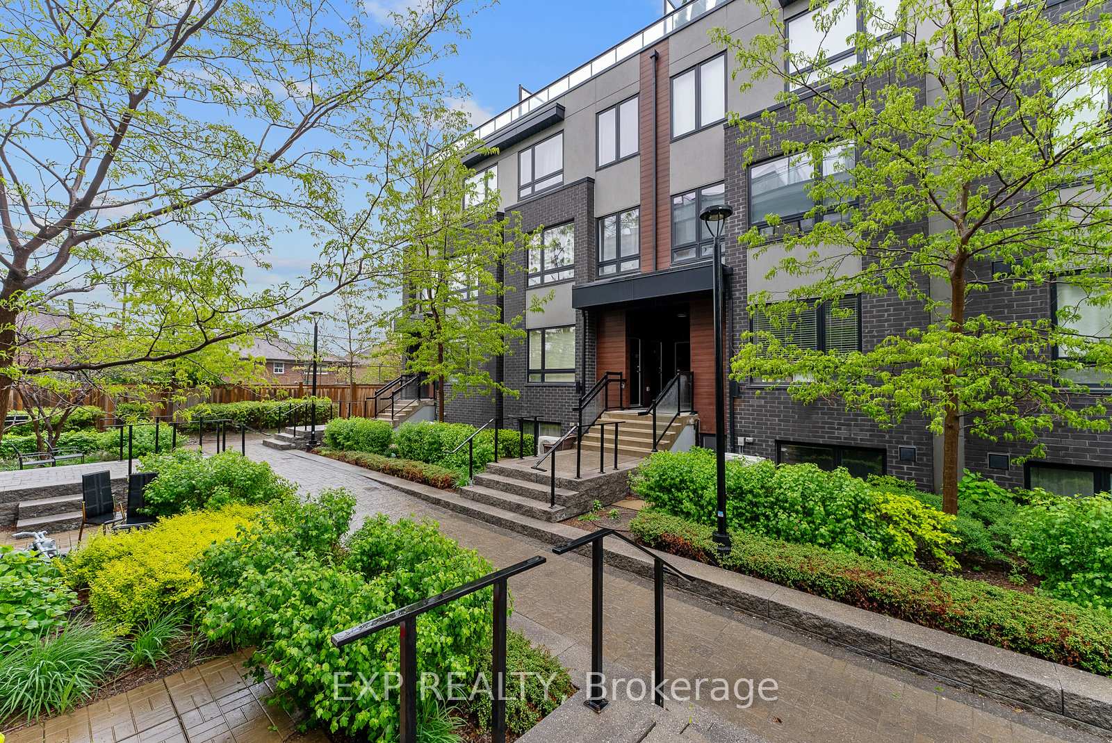 2 Bedrooms Condo at 1100 Briar Hill, Toronto For sale