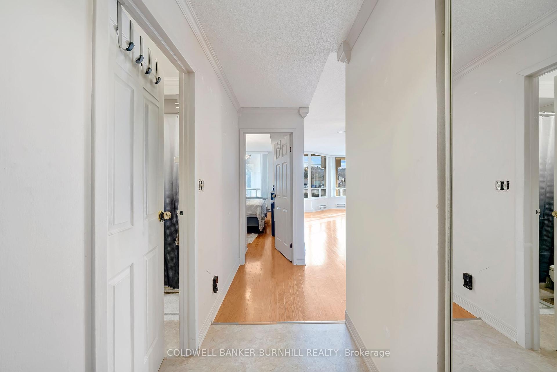 3 Bedrooms Condo at 495 Highway 8,  Hamilton For sale