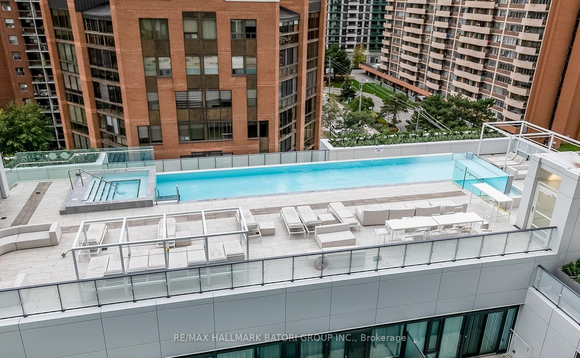 2 Bedrooms Condo at 161 Roehampton,  Toronto For sale