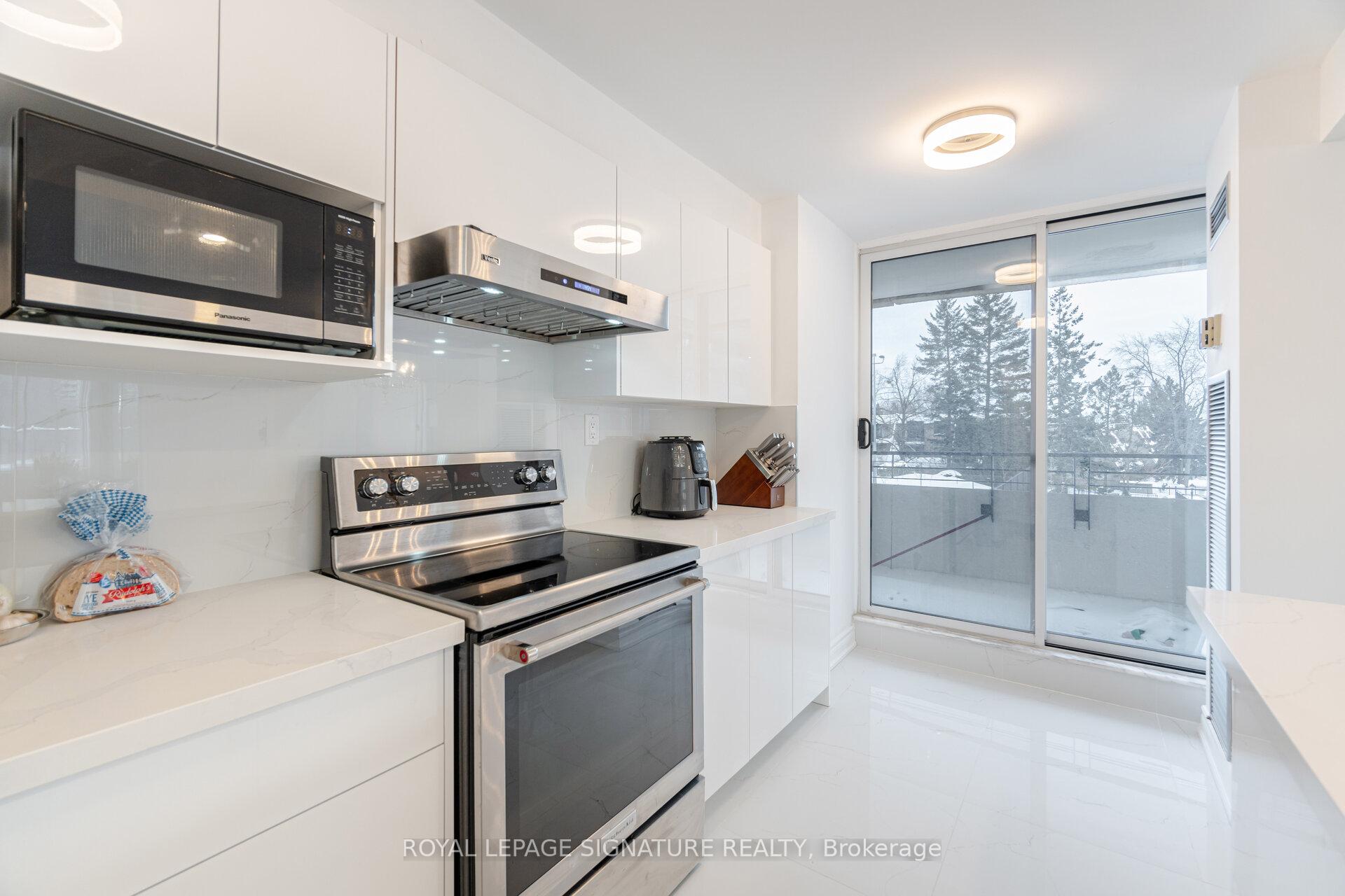4 Bedrooms Condo at 1300 Mississauga Valley,  Mississauga For sale