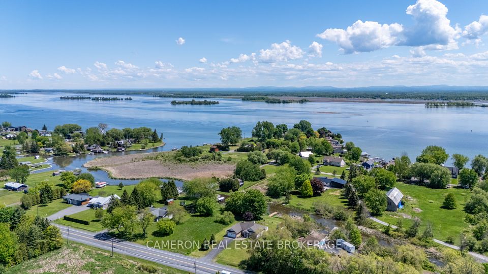 18614 County 2 Road, South Glengarry, ON K6H 5R5