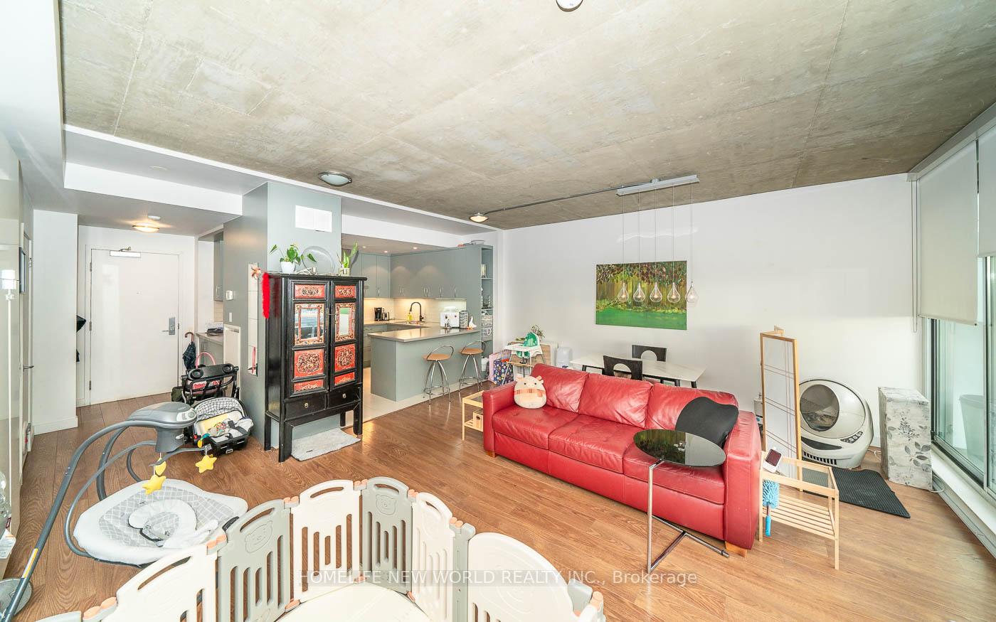 3 Bedrooms Condo at 38 Niagara,  Toronto For sale