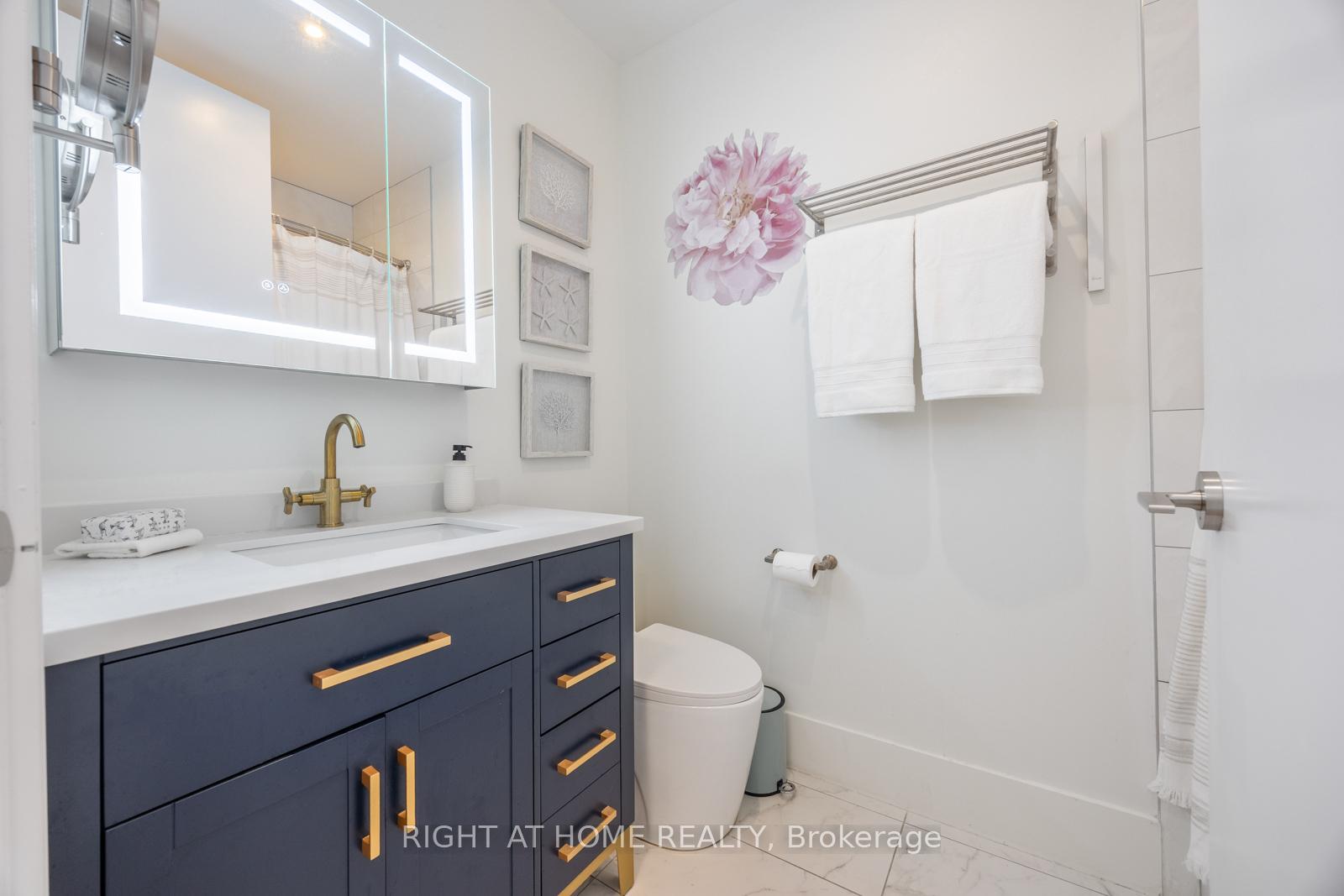 2 Bedrooms Condo at 39 Queens, Toronto For sale