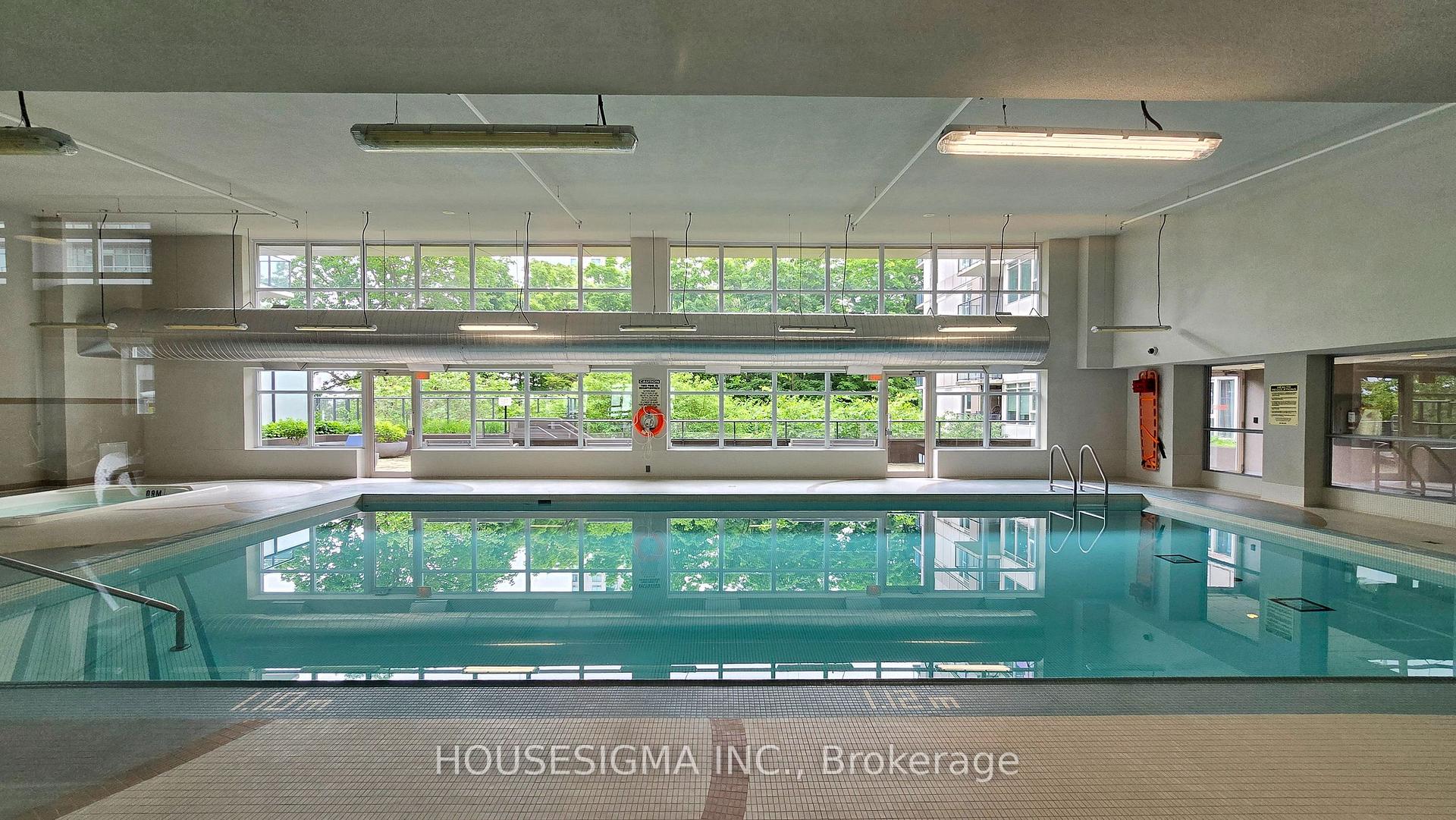 2 Bedrooms Condo at 190 Borough,  Toronto For sale