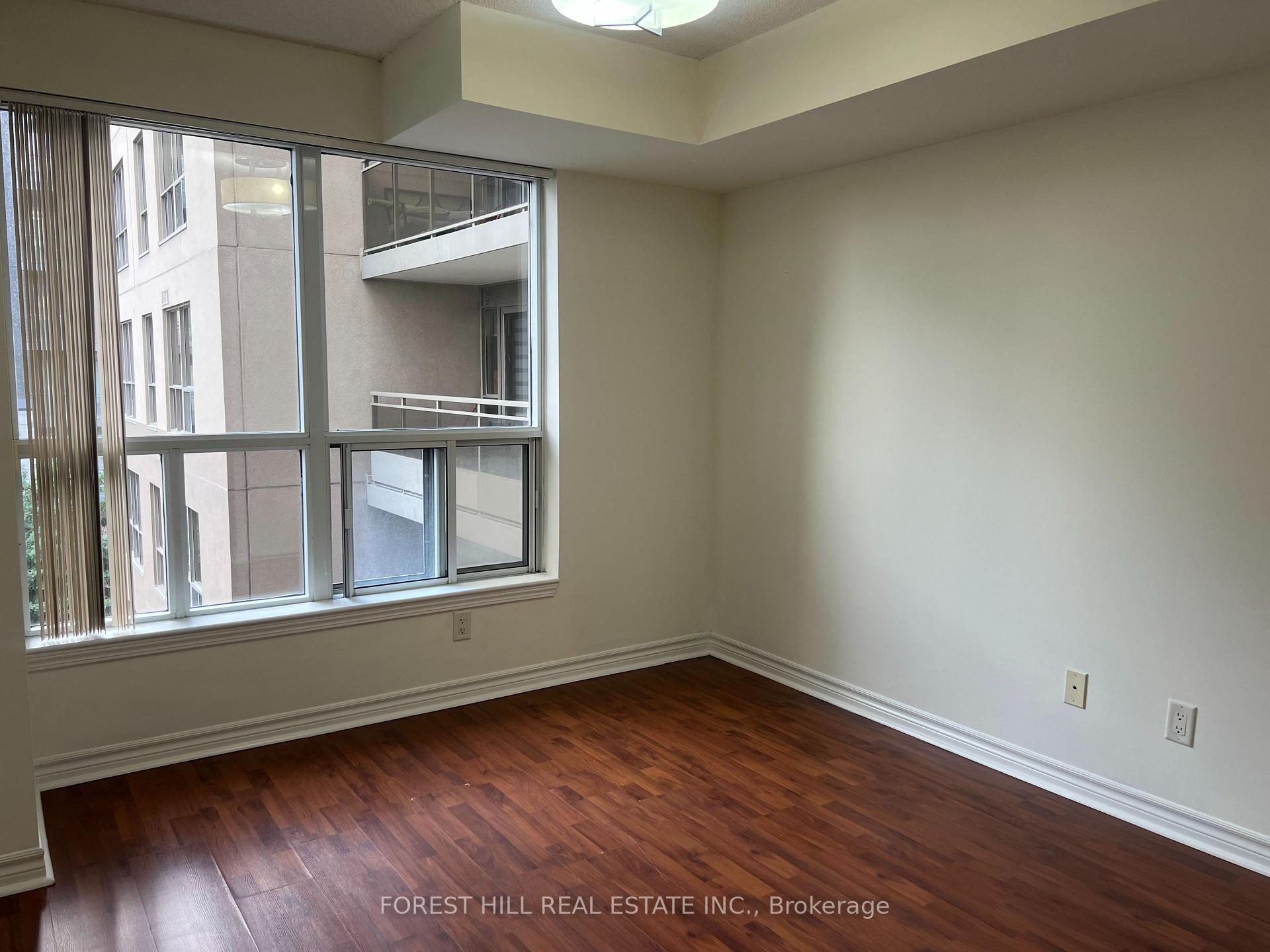 2 Bedrooms Condo at 19 Barberry, Toronto For sale