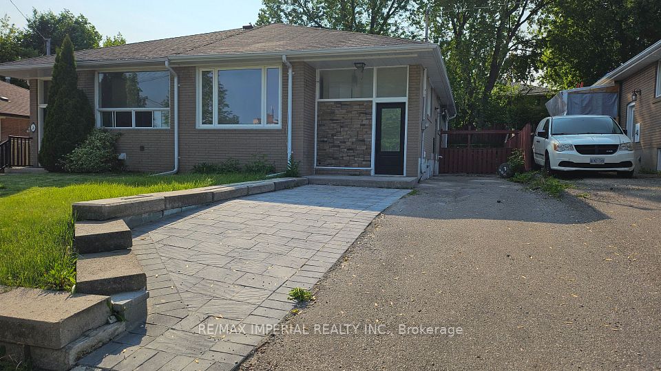 38 Lindsay Avenue