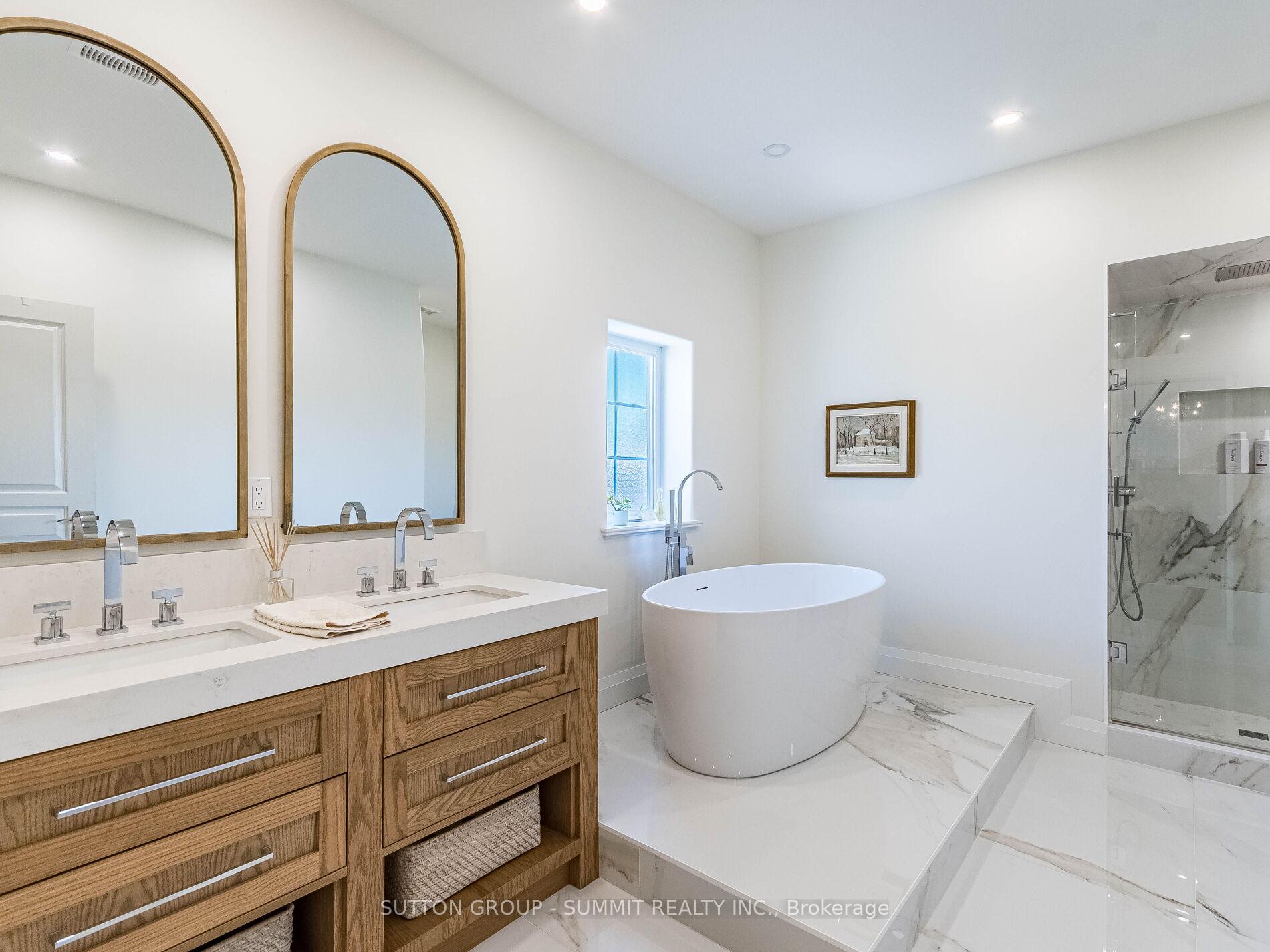 3 Bedrooms Condo at 484 Millen, Hamilton For sale