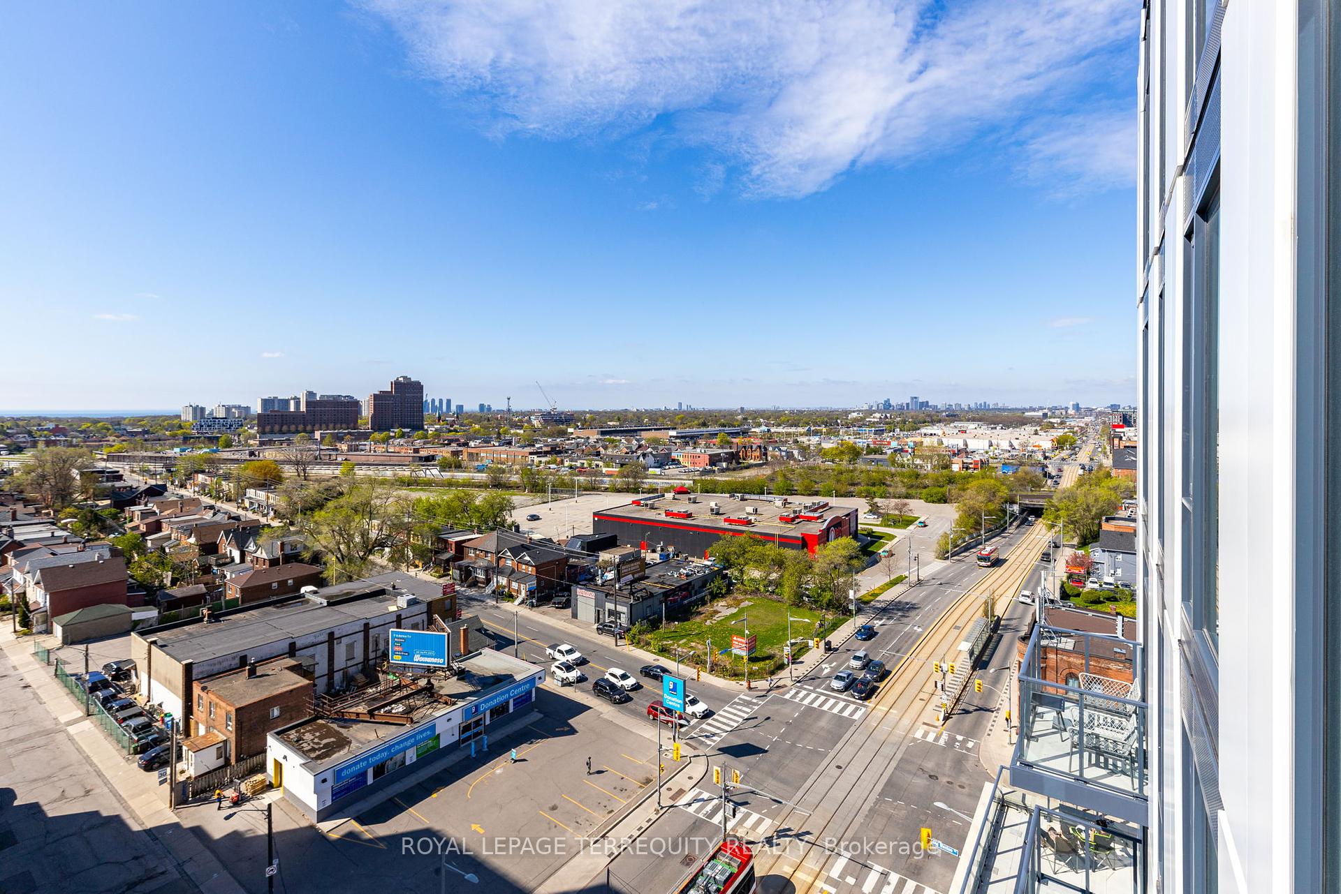 3 Bedrooms Condo at 1808 St Clair, Toronto For sale