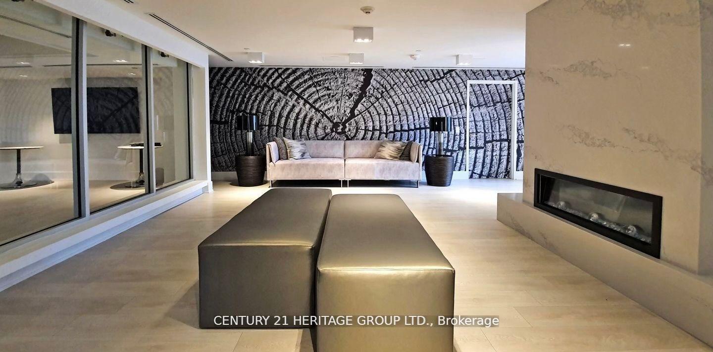 2 Bedrooms Condo at 2916 Highway 7, Vaughan For sale