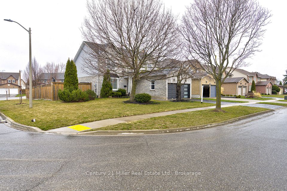 3263 Mead Crescent, Burlington, ON L7M 3N2