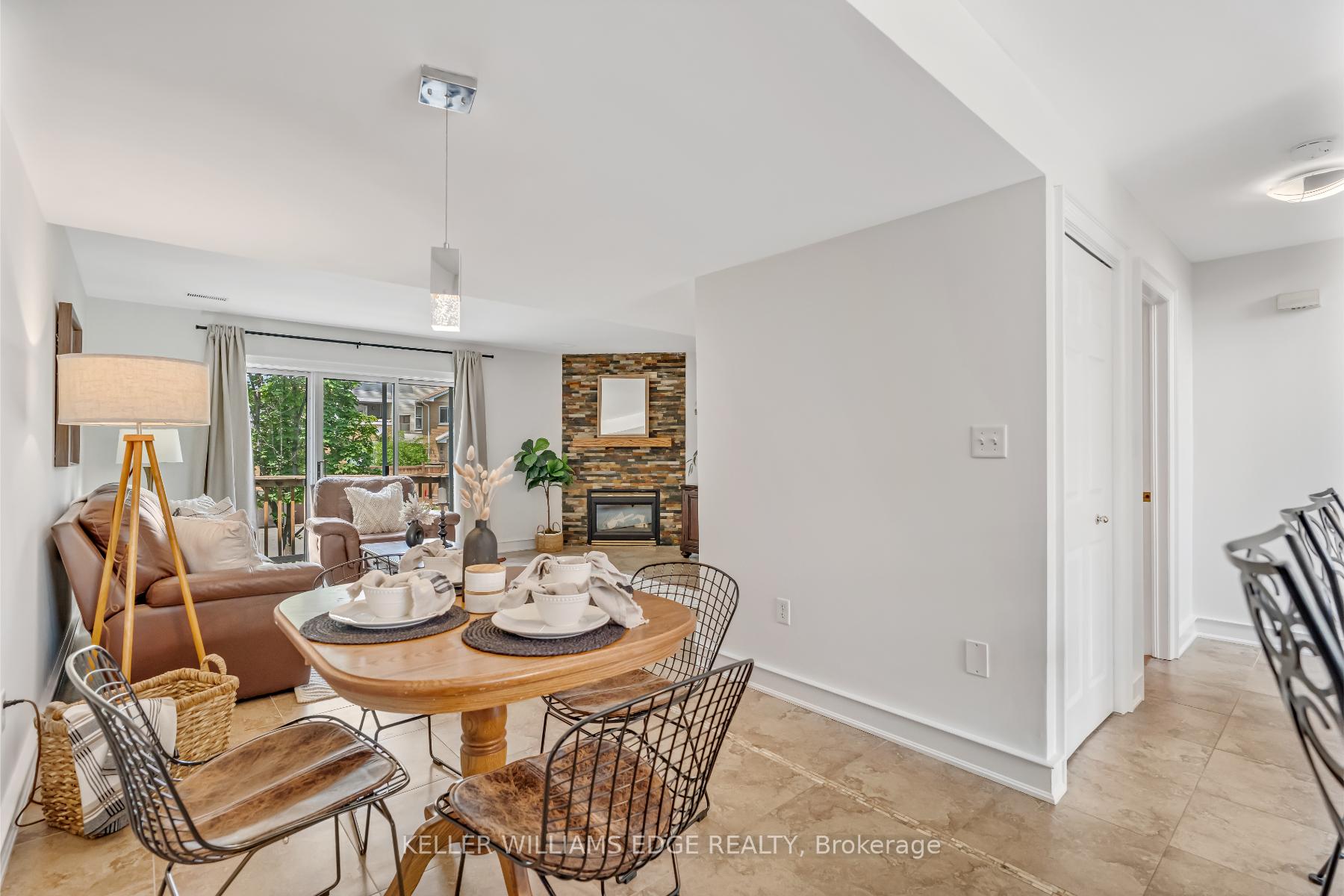 2 Bedrooms Condo at 4045 Upper Middle, Burlington For sale