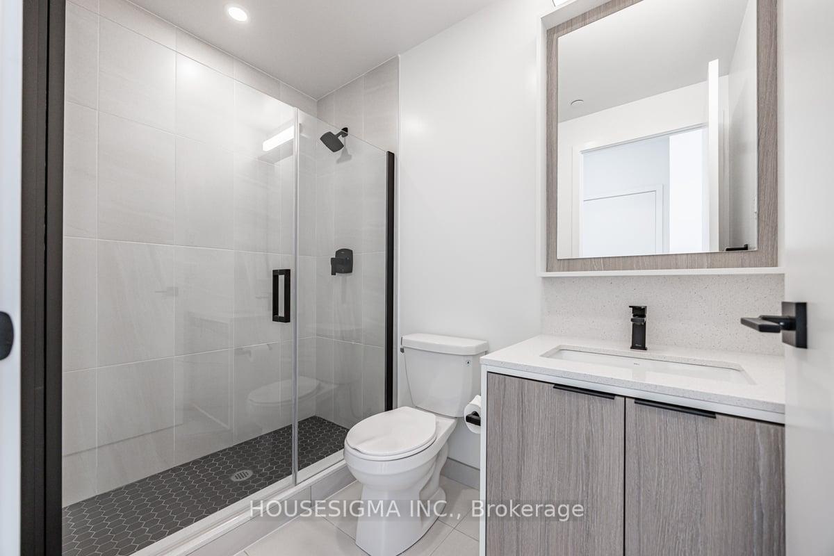 3 Bedrooms Condo at 36 Zorra,  Toronto For sale
