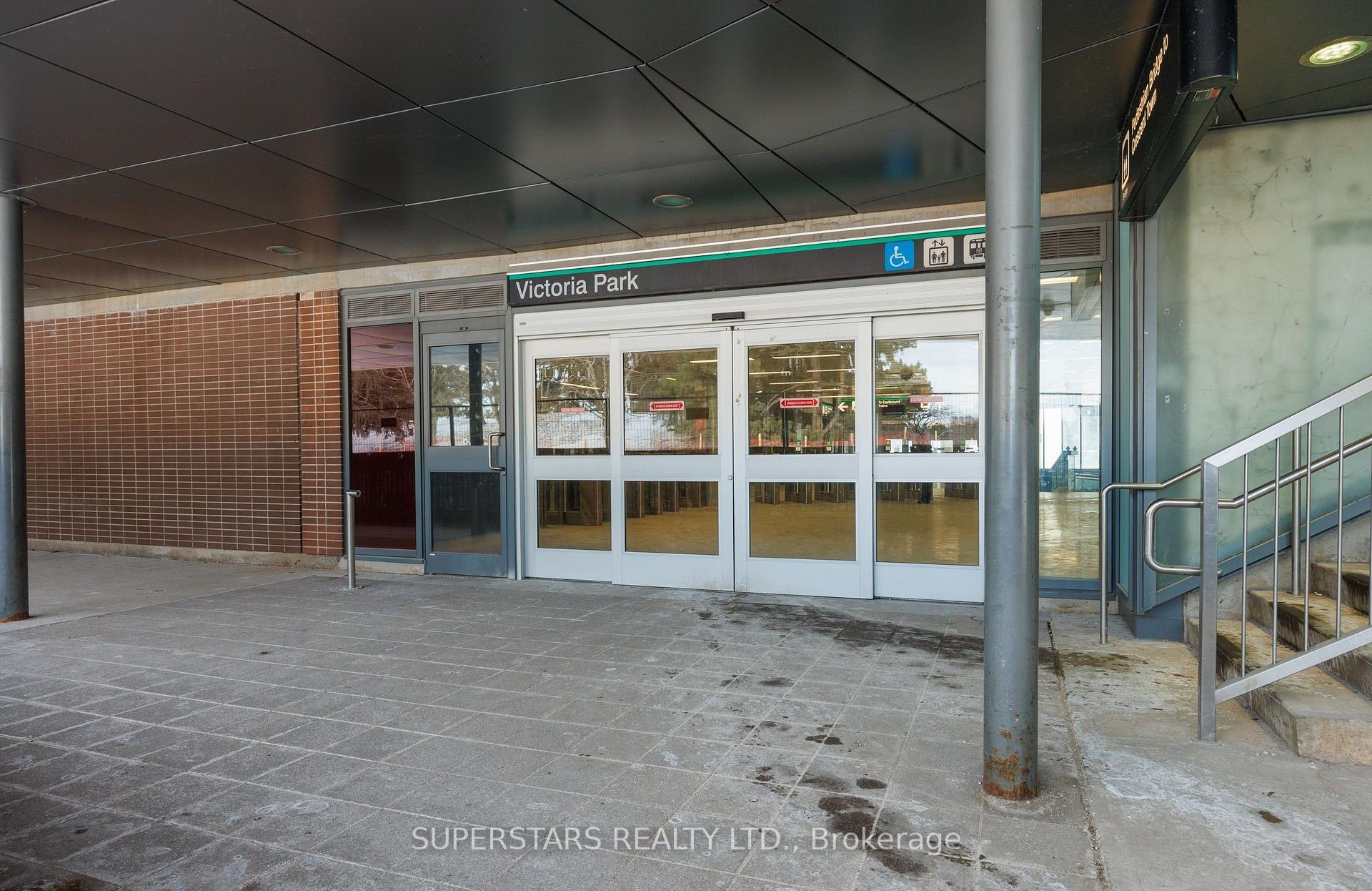 2 Bedrooms Condo at 3 Massey, Toronto For sale