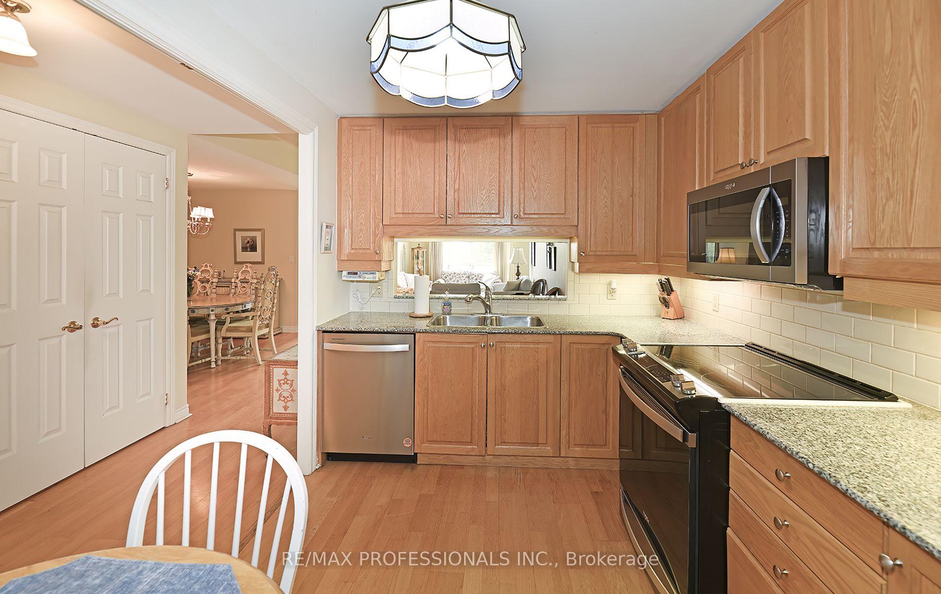 3 Bedrooms Condo at 3085 Bloor, Toronto For sale