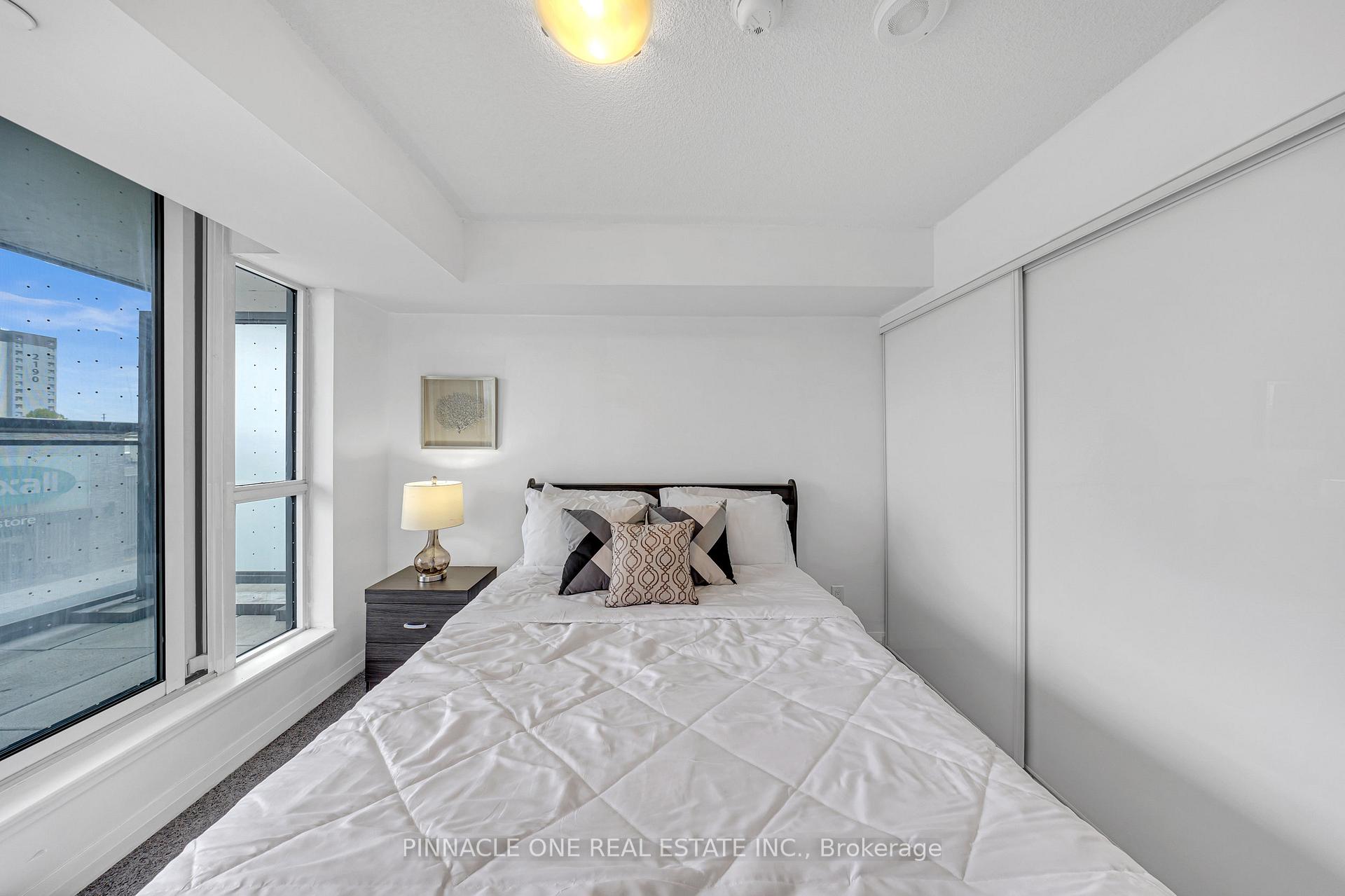 2 Bedrooms Condo at 30 Meadowglen, Toronto For sale