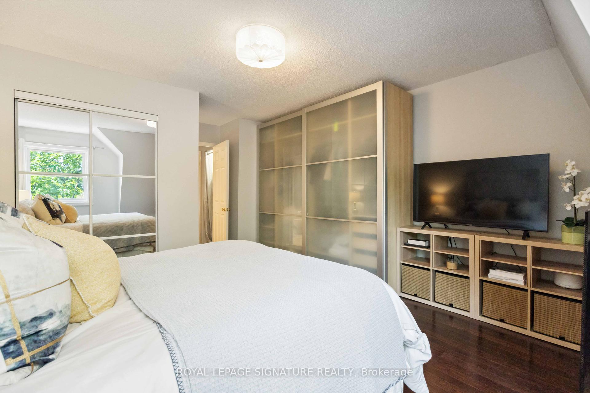 2 Bedrooms Condo at 36B Massey, Toronto For sale