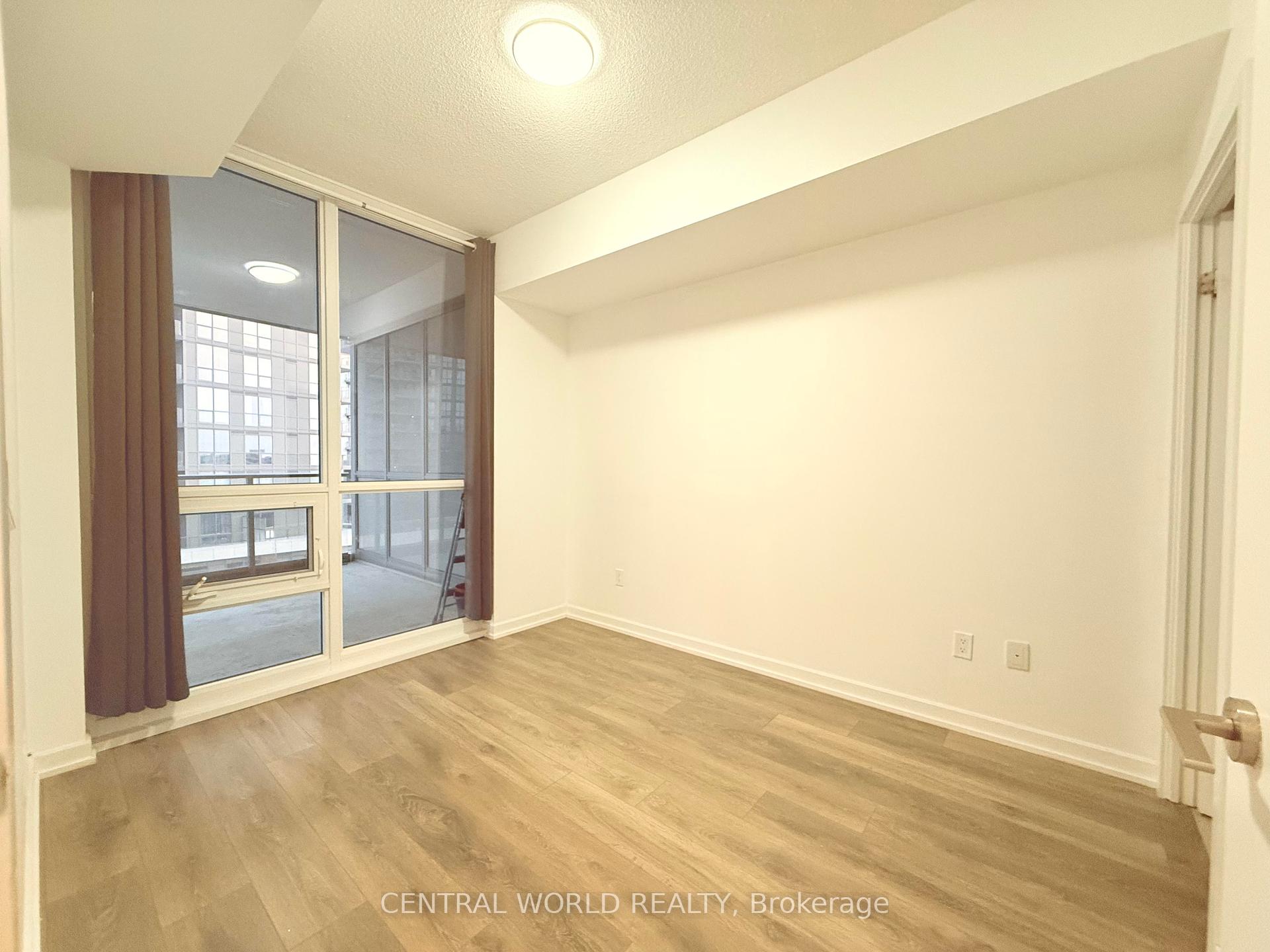 2 Bedrooms Condo at 50 FOREST MANOR, Toronto For sale