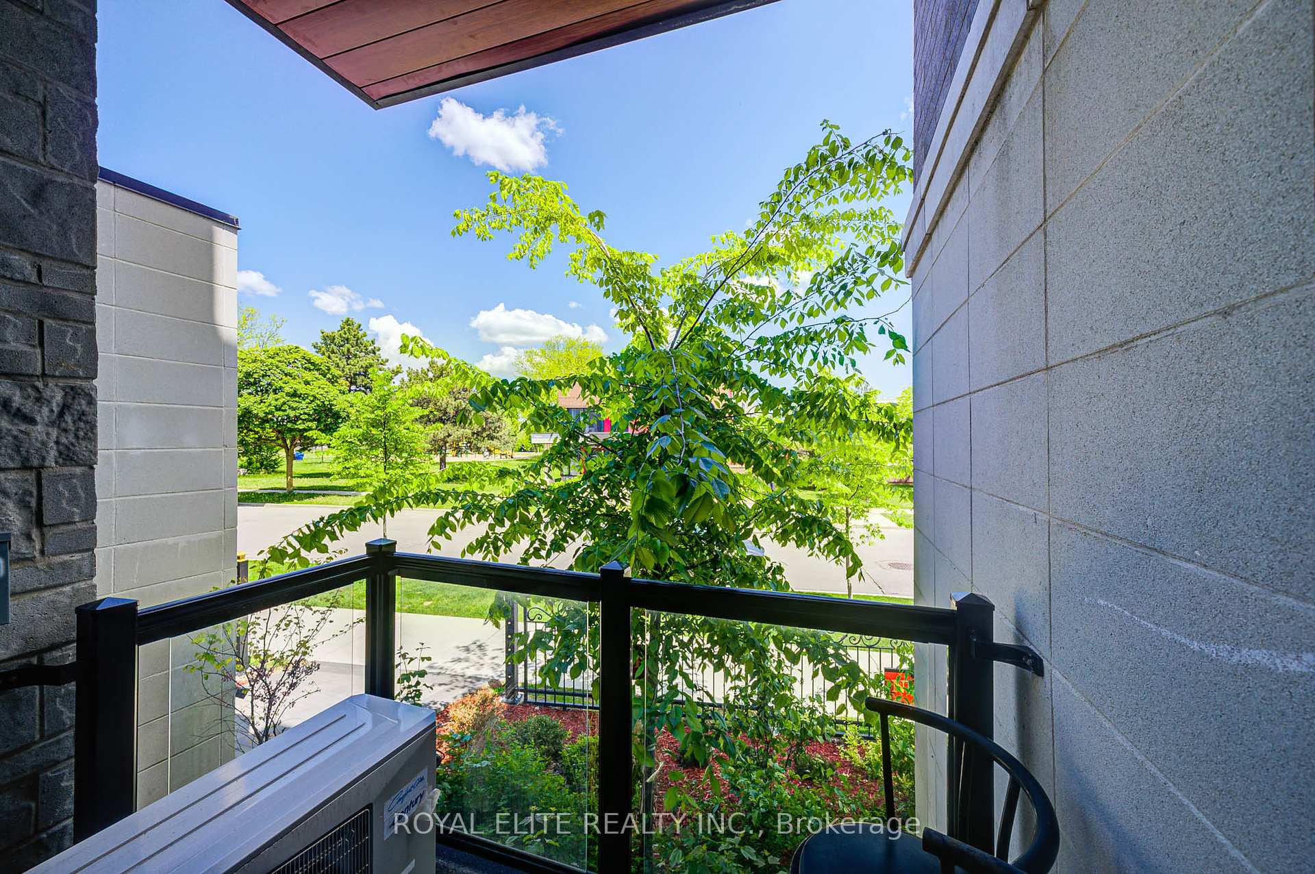 3 Bedrooms Condo at 200 Chester Le, Toronto For sale