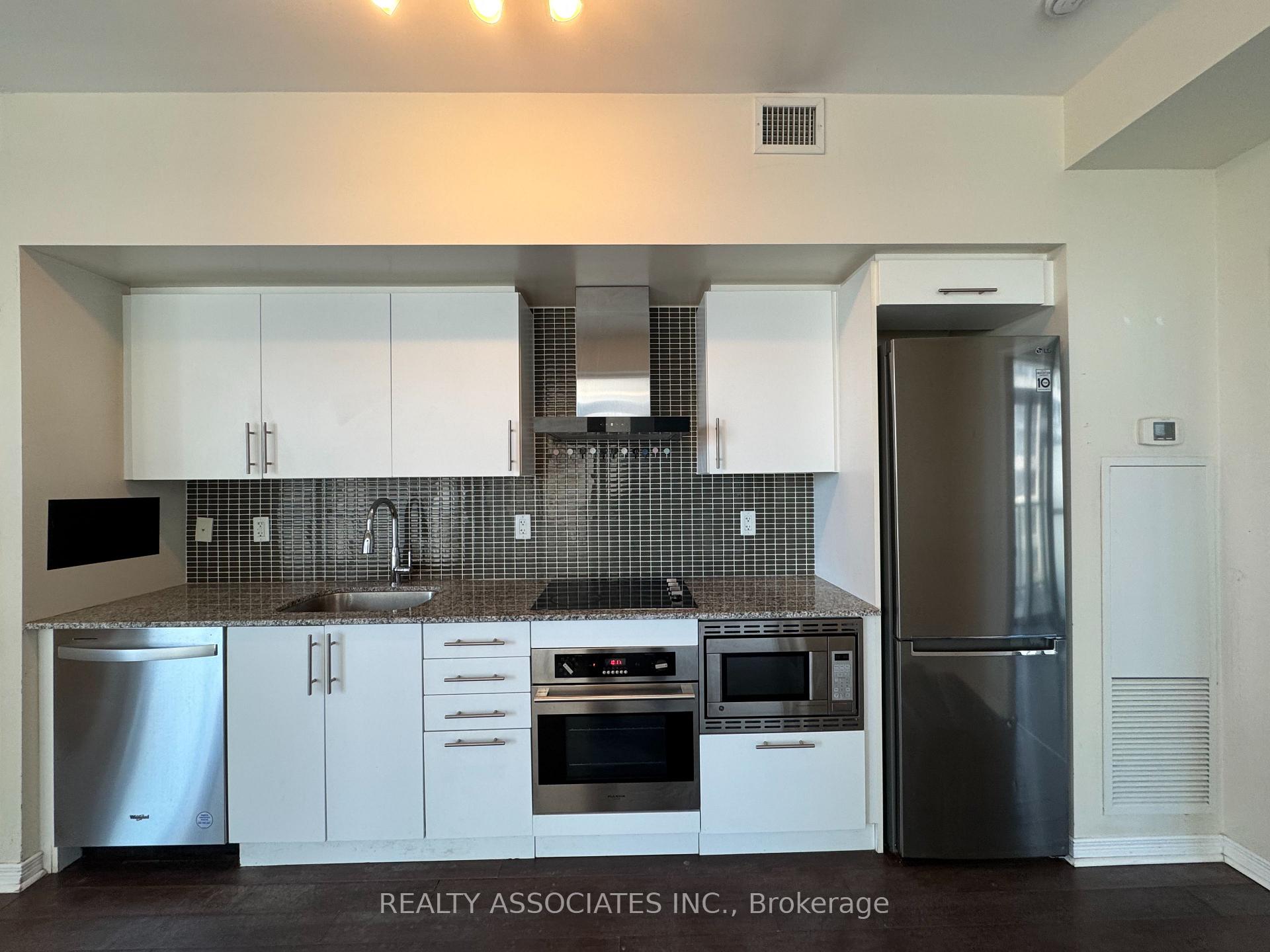 1 Bedroom Condo at 352 Front, Toronto For sale