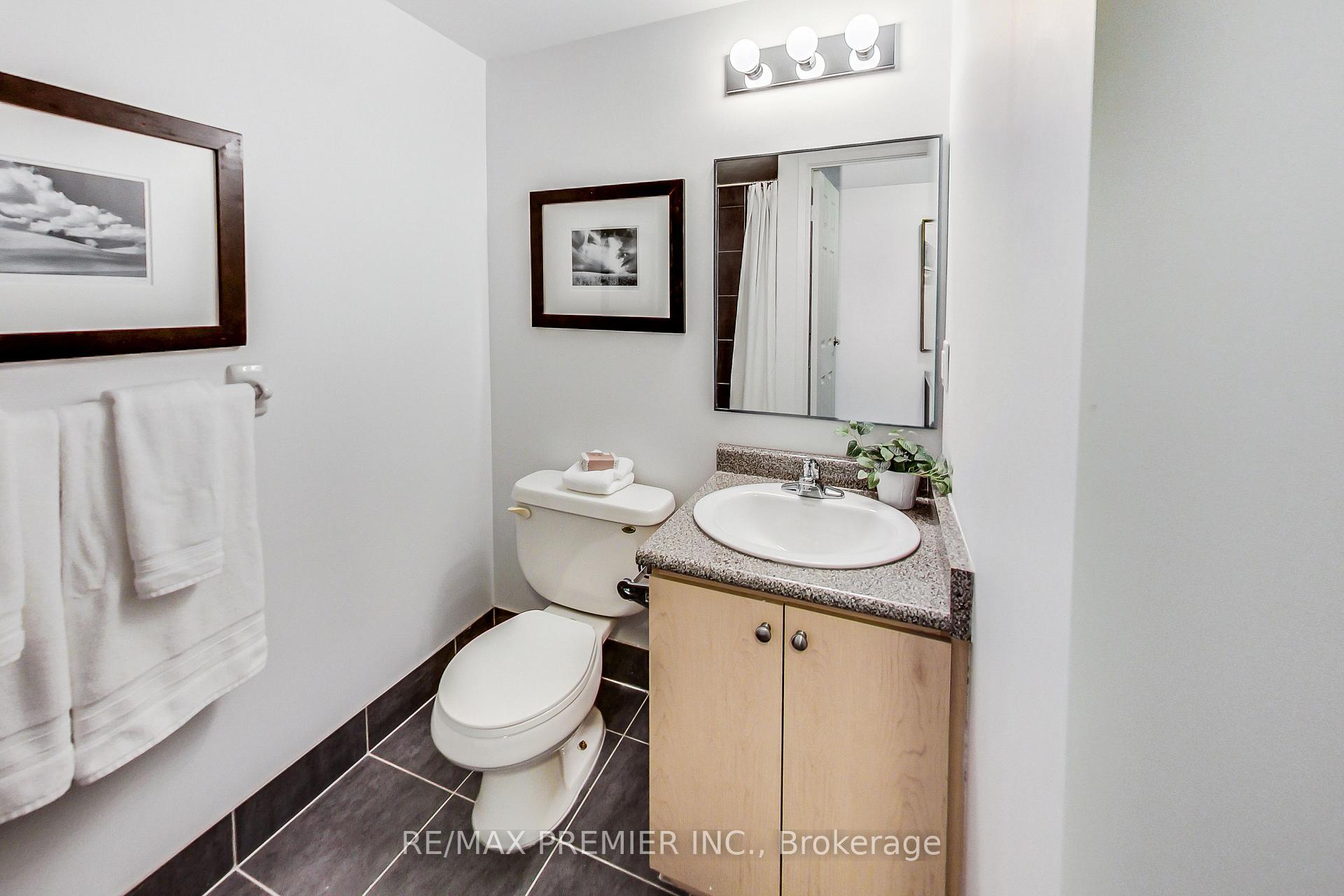3 Bedrooms Condo at 15 Maplewood, Toronto For sale