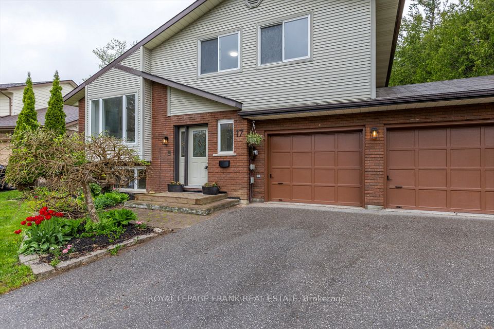 17 Claudette Court, Peterborough West, ON K9J 7Y7