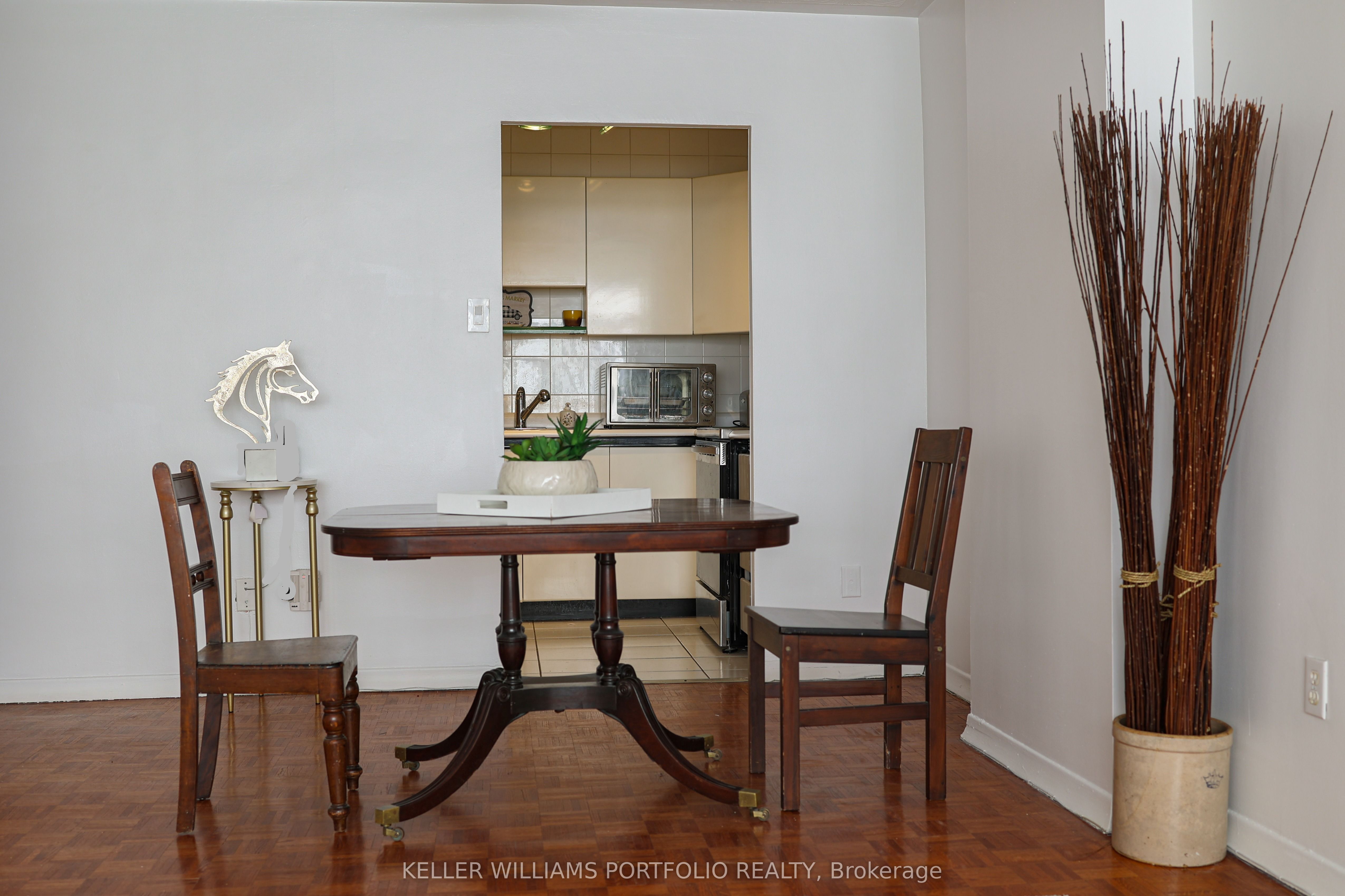 335 Lonsdale Road #510, Toronto C03 Forest Hill South