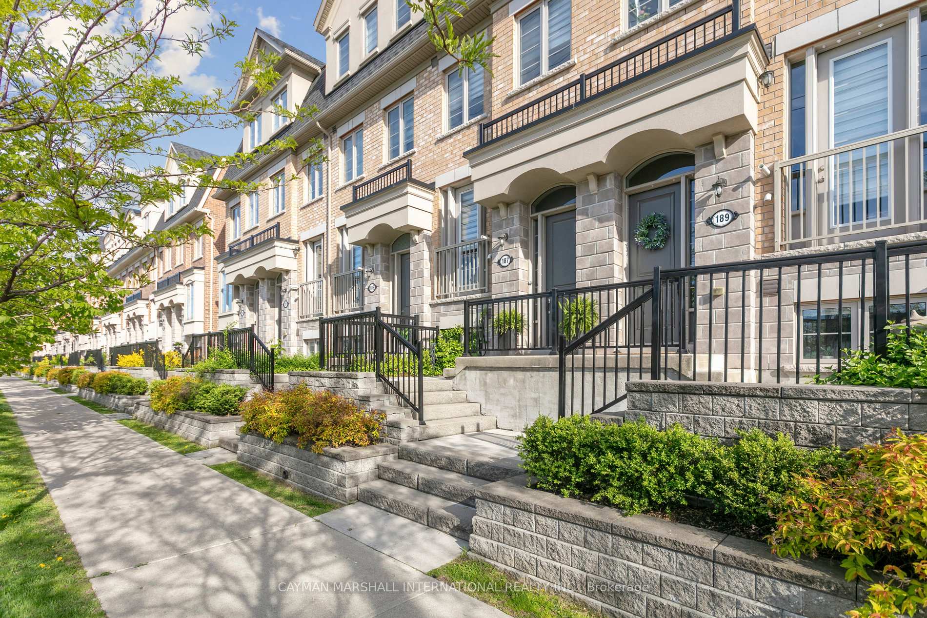 4 Bedrooms Condo at 185 Norseman, Toronto For sale