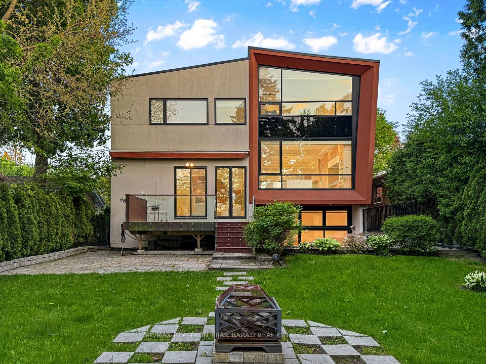 14 Windham Drive, Toronto, ON M2K 1X8