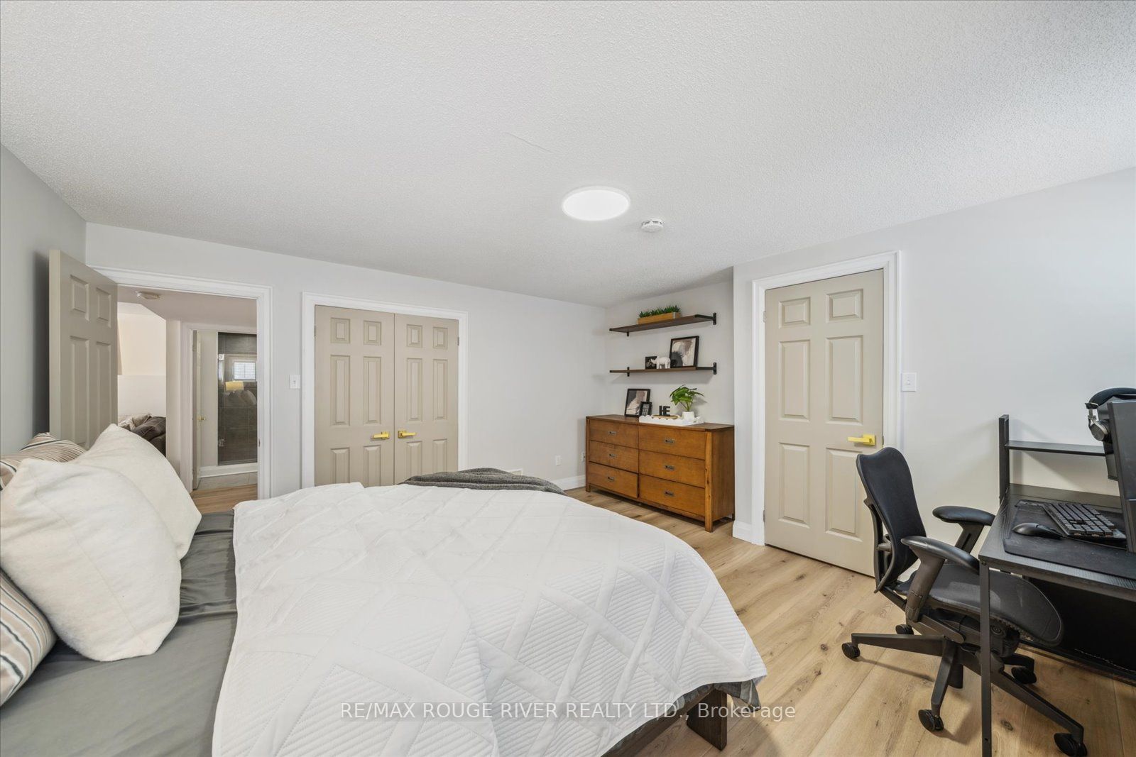 448 West Scugog Lane