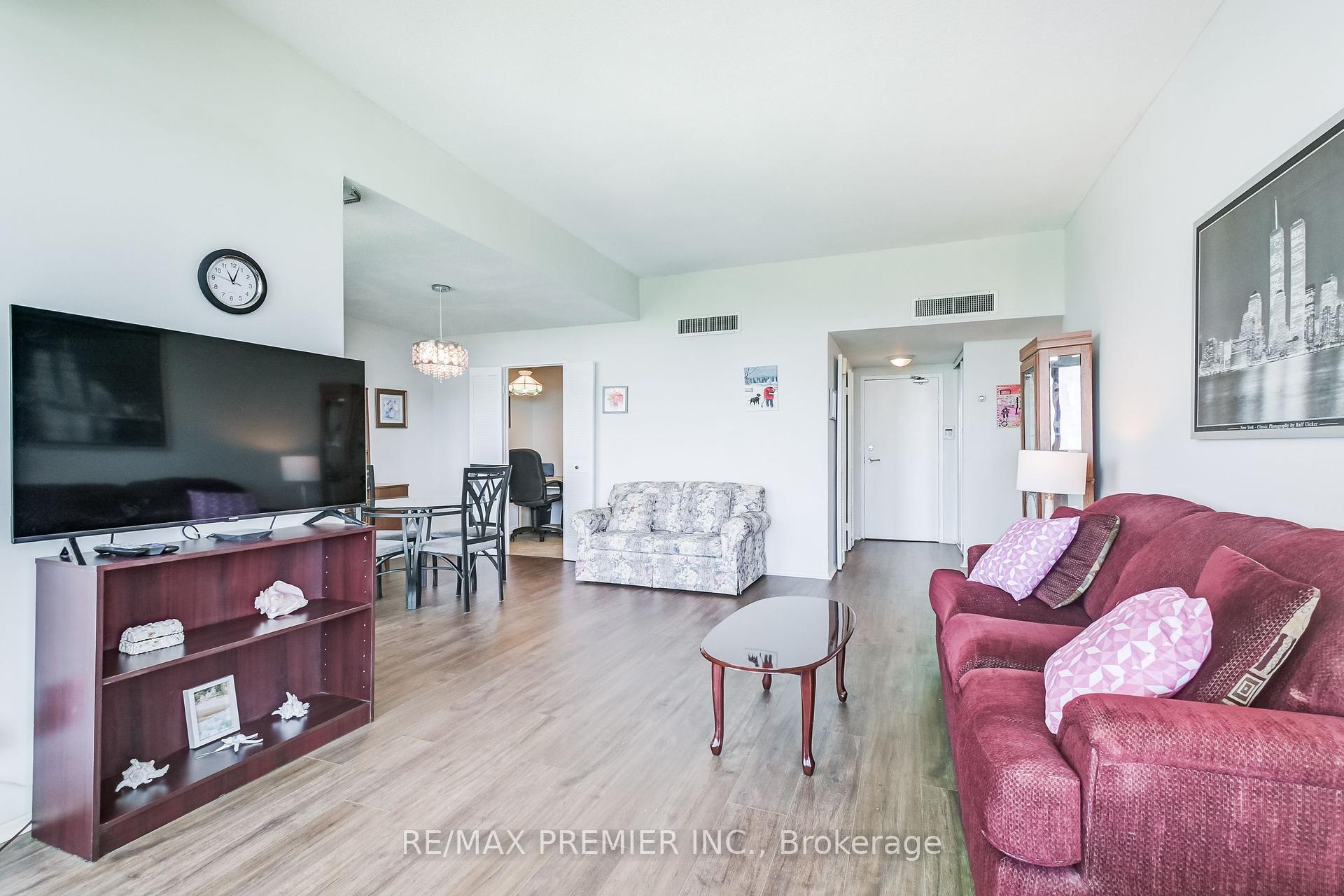 1 Bedroom Condo at 1333 Bloor, Mississauga For sale