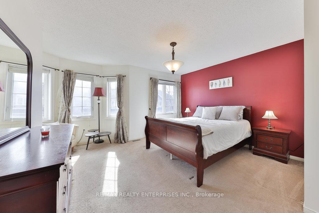 3 Bedrooms Condo at 455 Apache, Mississauga For sale