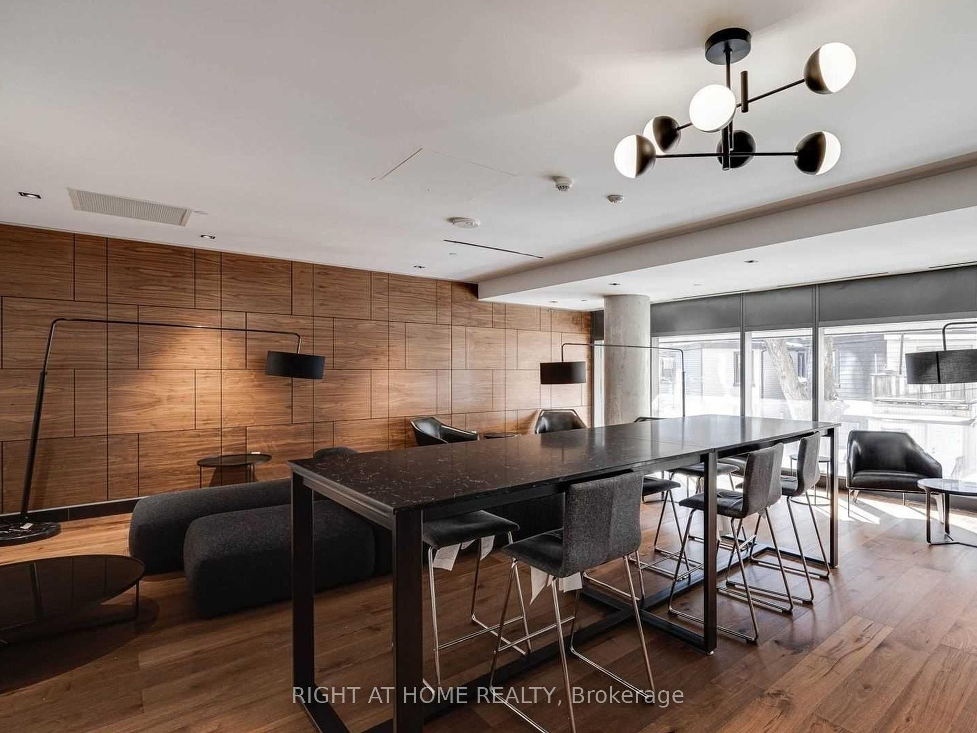 2 Bedrooms Condo at 501 Adelaide, Toronto For sale